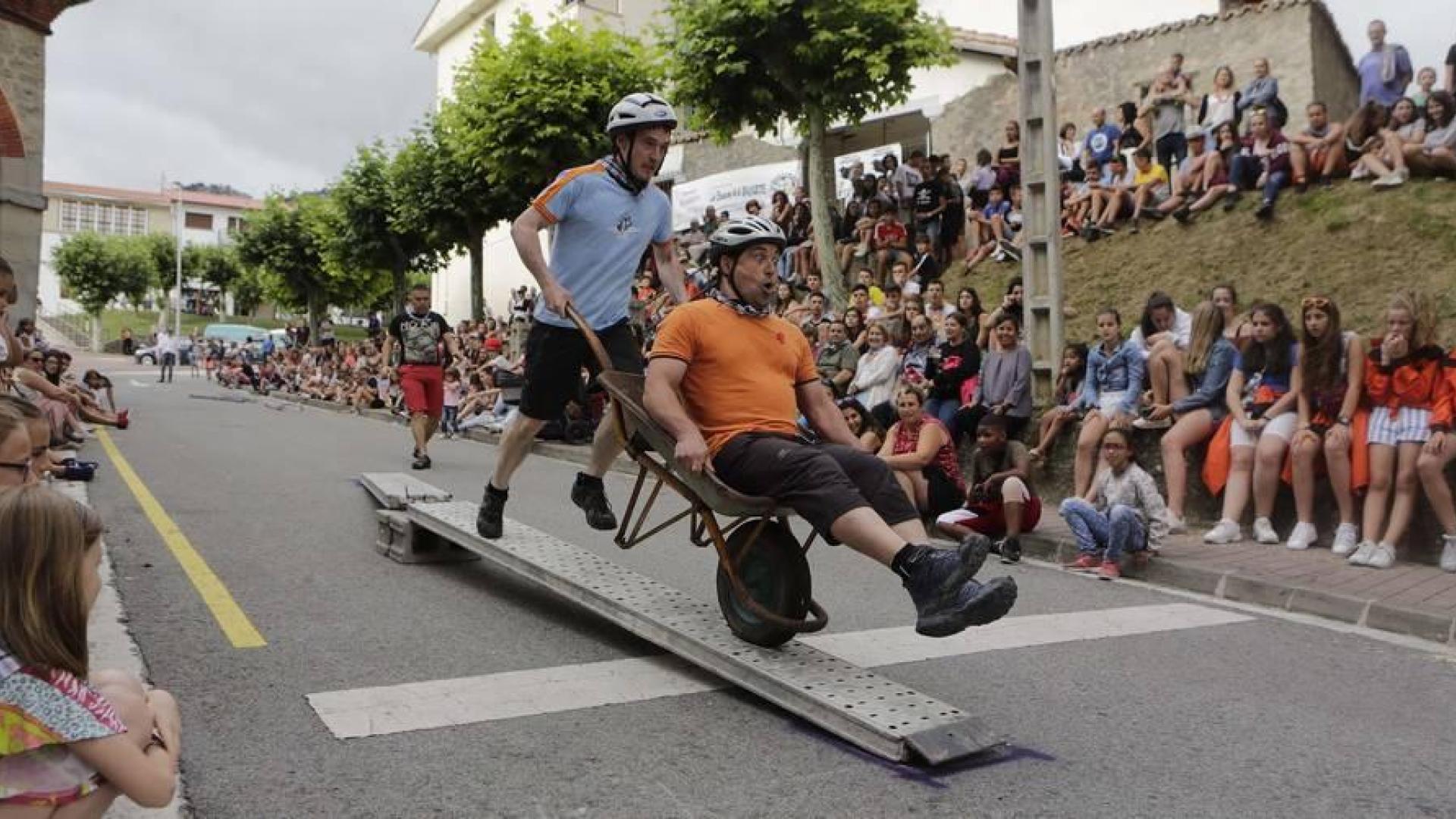Irurzun: de fiesta, pero con la carretilla