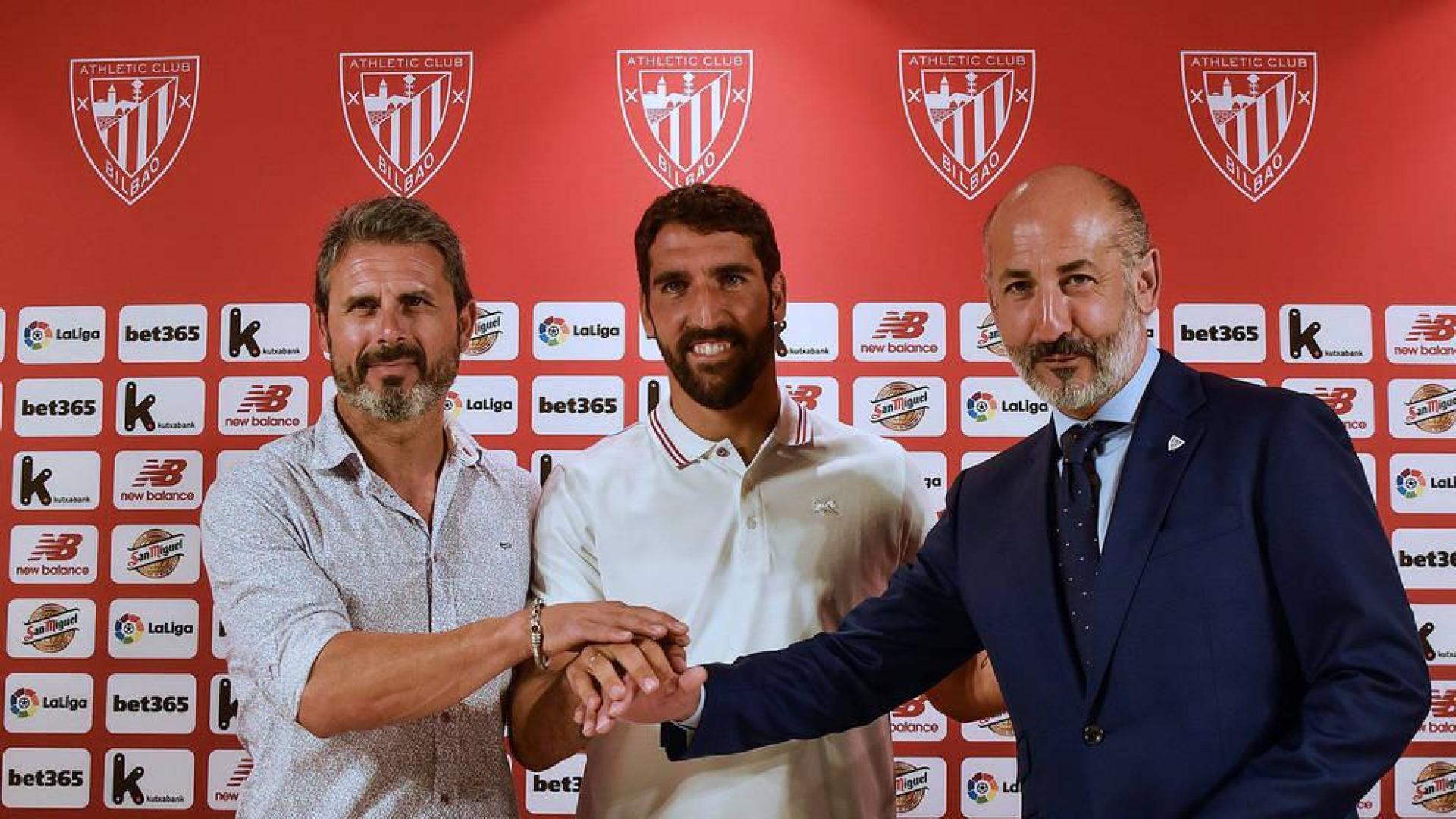 Raúl García evita pronunciarse sobre su futuro en Osasuna tras su renovación