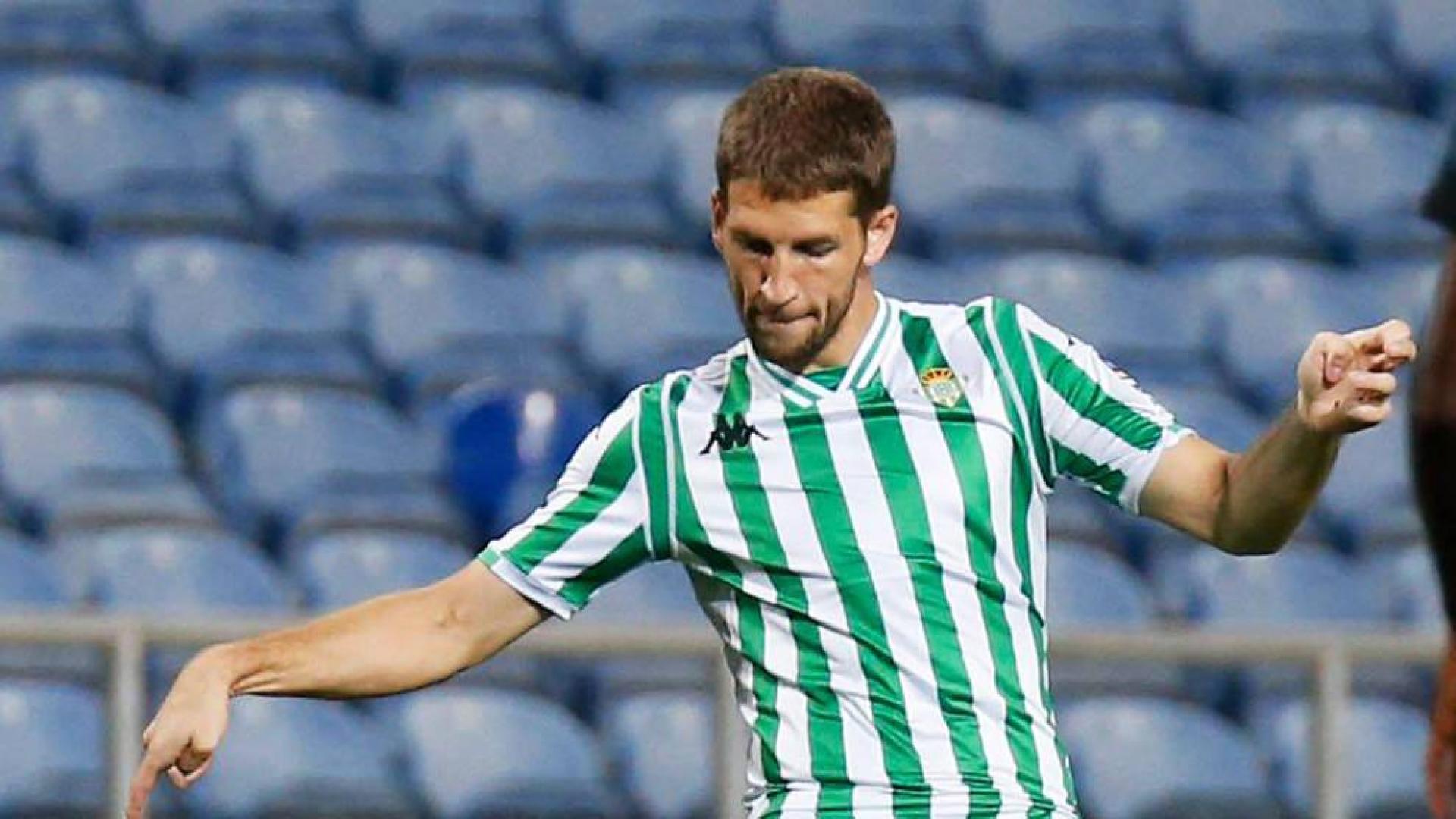 El último fichaje de Osasuna, Darko Brasanac, llega a Pamplona