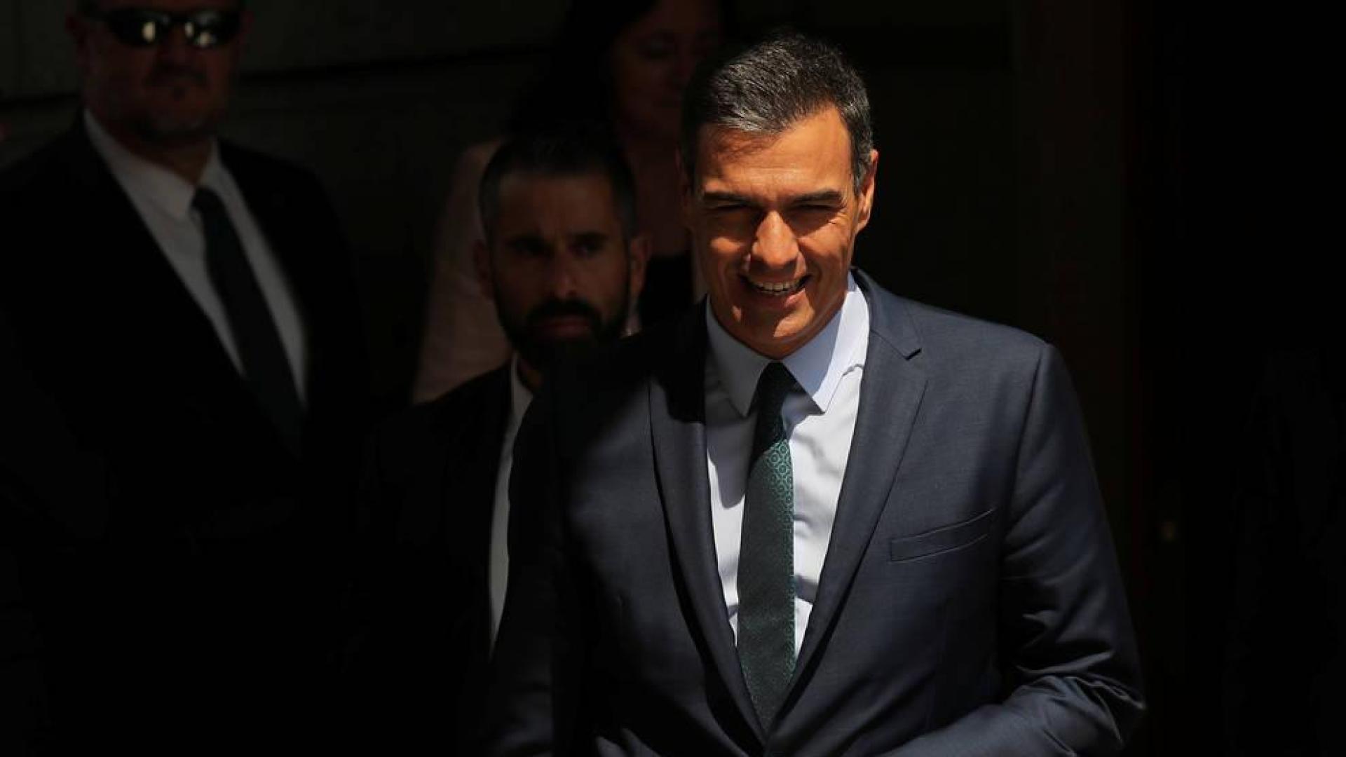 Sánchez llamará a los líderes de PP, Cs y Podemos