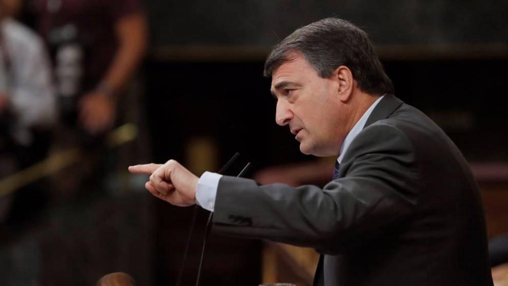 El PNV pide "no arrojar la toalla" y se ofrece a ayudar para lograr un acuerdo