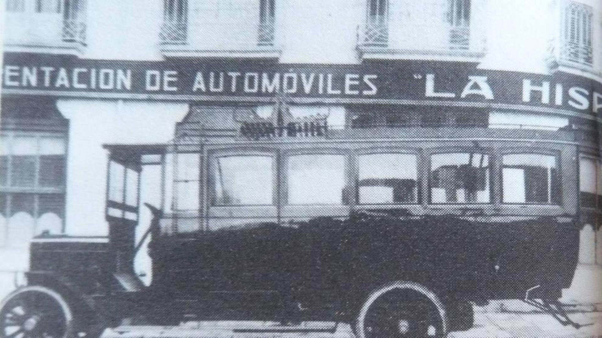 Los primeros autobuses con motor a gasolina