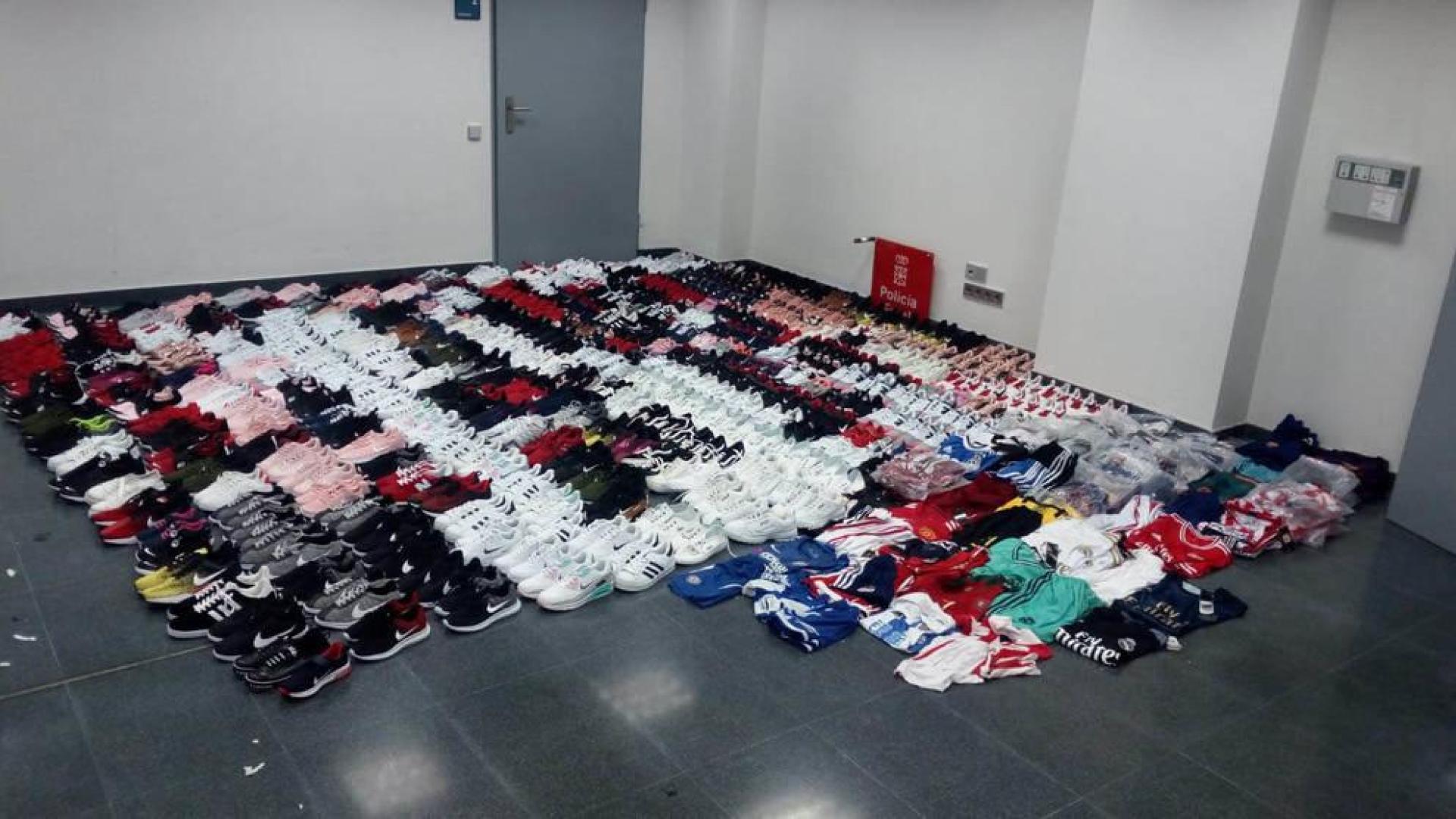 Policía Foral se incauta en San Adrián de ropa y calzado falsificado