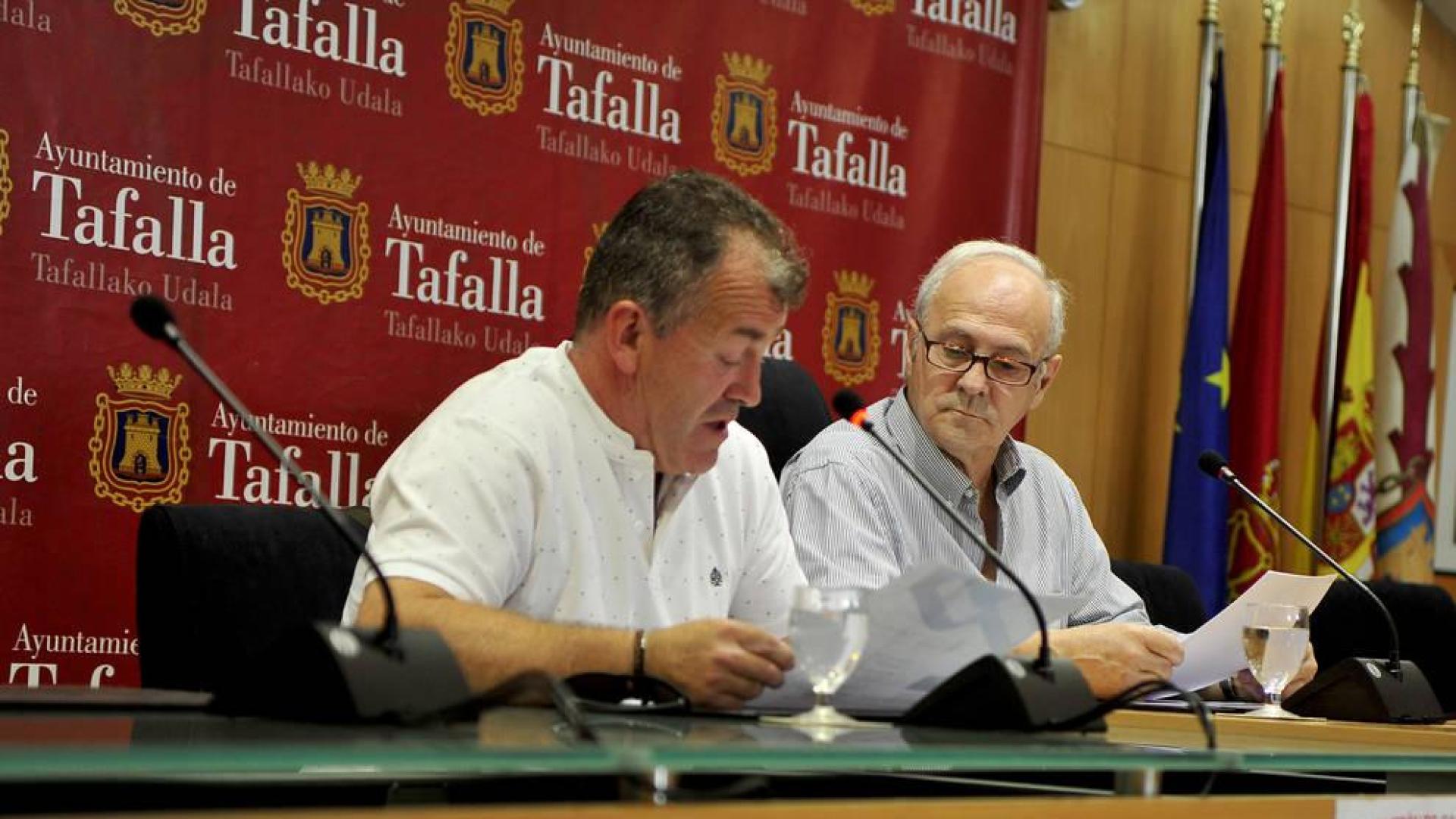 Ignacio Moros y Jacinto Goñi Irigaray durante la presentación del programa de fiestas.