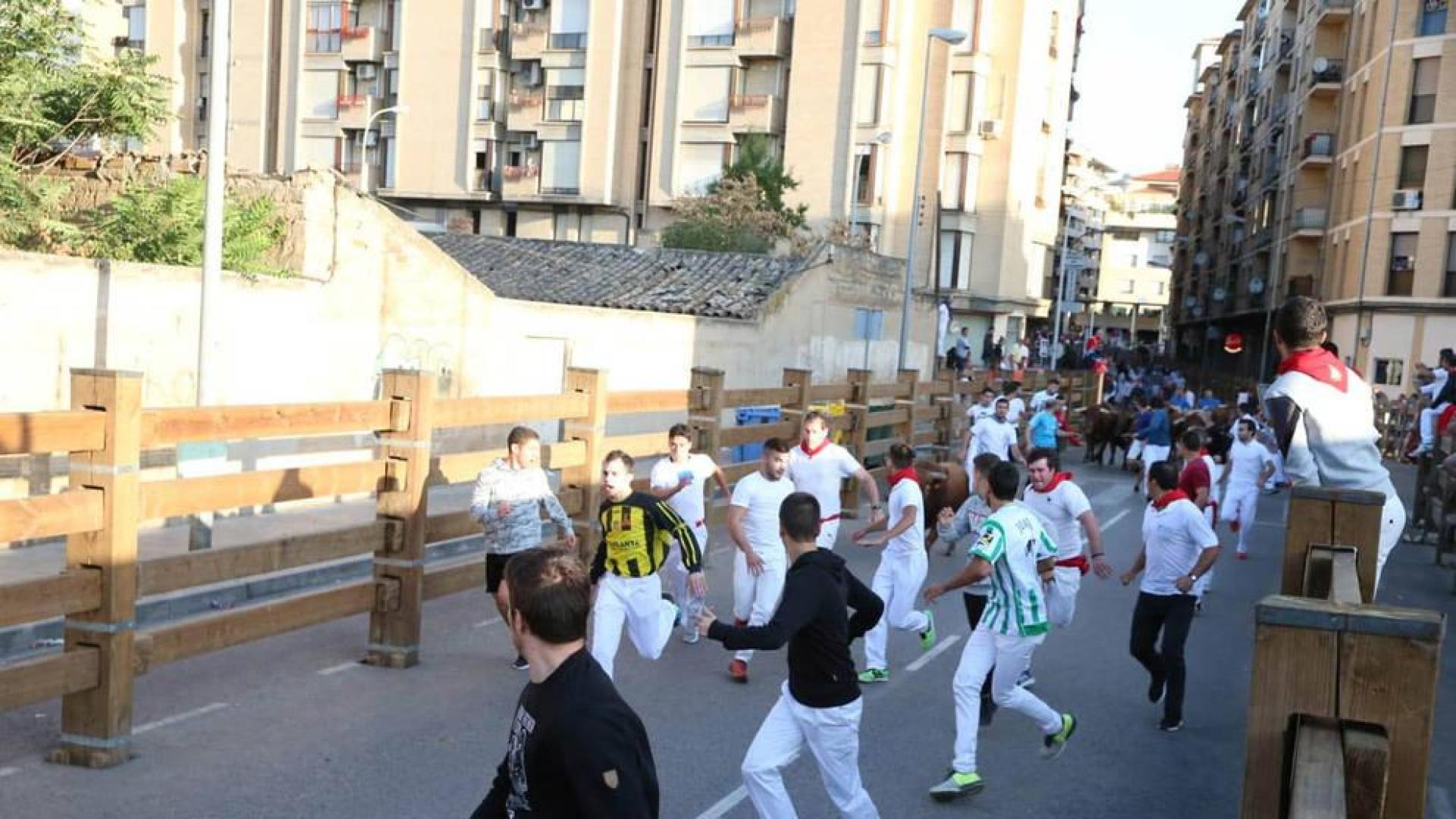 Un mozo sufre un baretazo en el sexto encierro, el más largo de las fiestas de Tudela