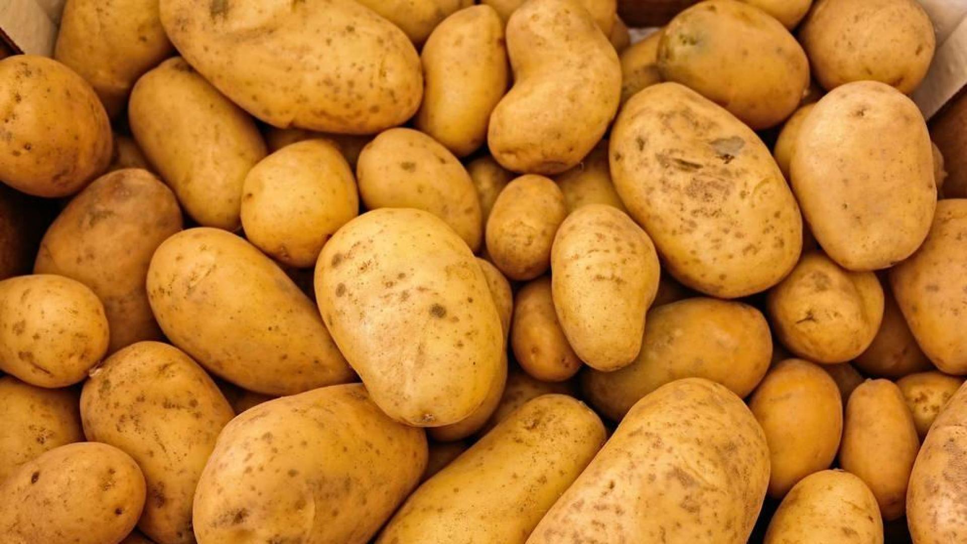 Una mujer se entrega tras orinar en las patatas en un supermercado de EE UU