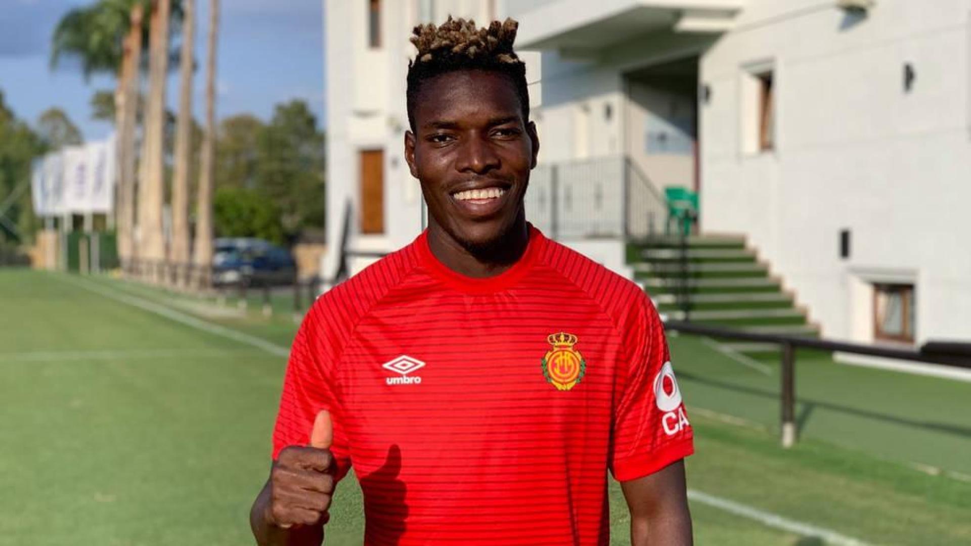 Lumor Agbenyenu, con la camiseta del Mallorca.