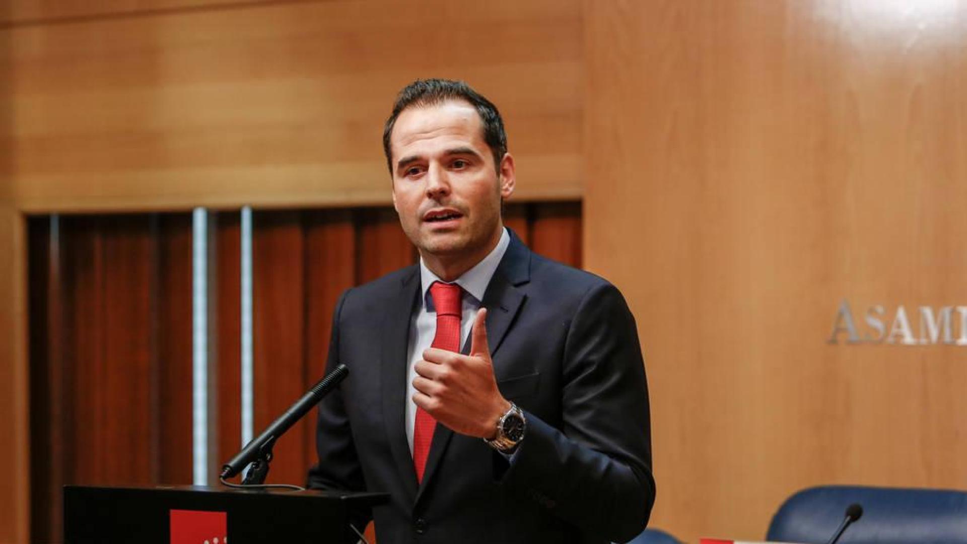 El sí de Cs a la propuesta de Vox permitirá la investidura de Ayuso en Madrid