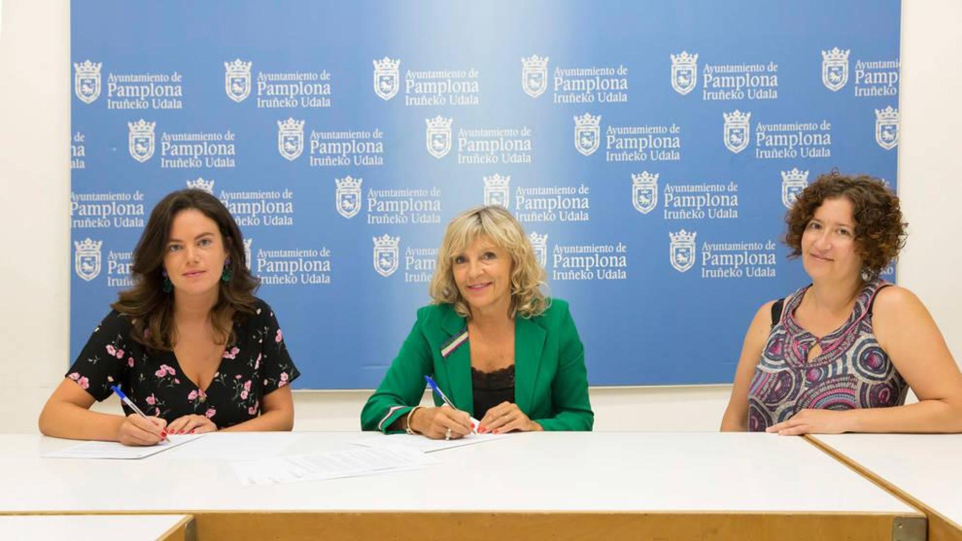 El Ayuntamiento firma un convenio para difundir la cooperación al desarrollo