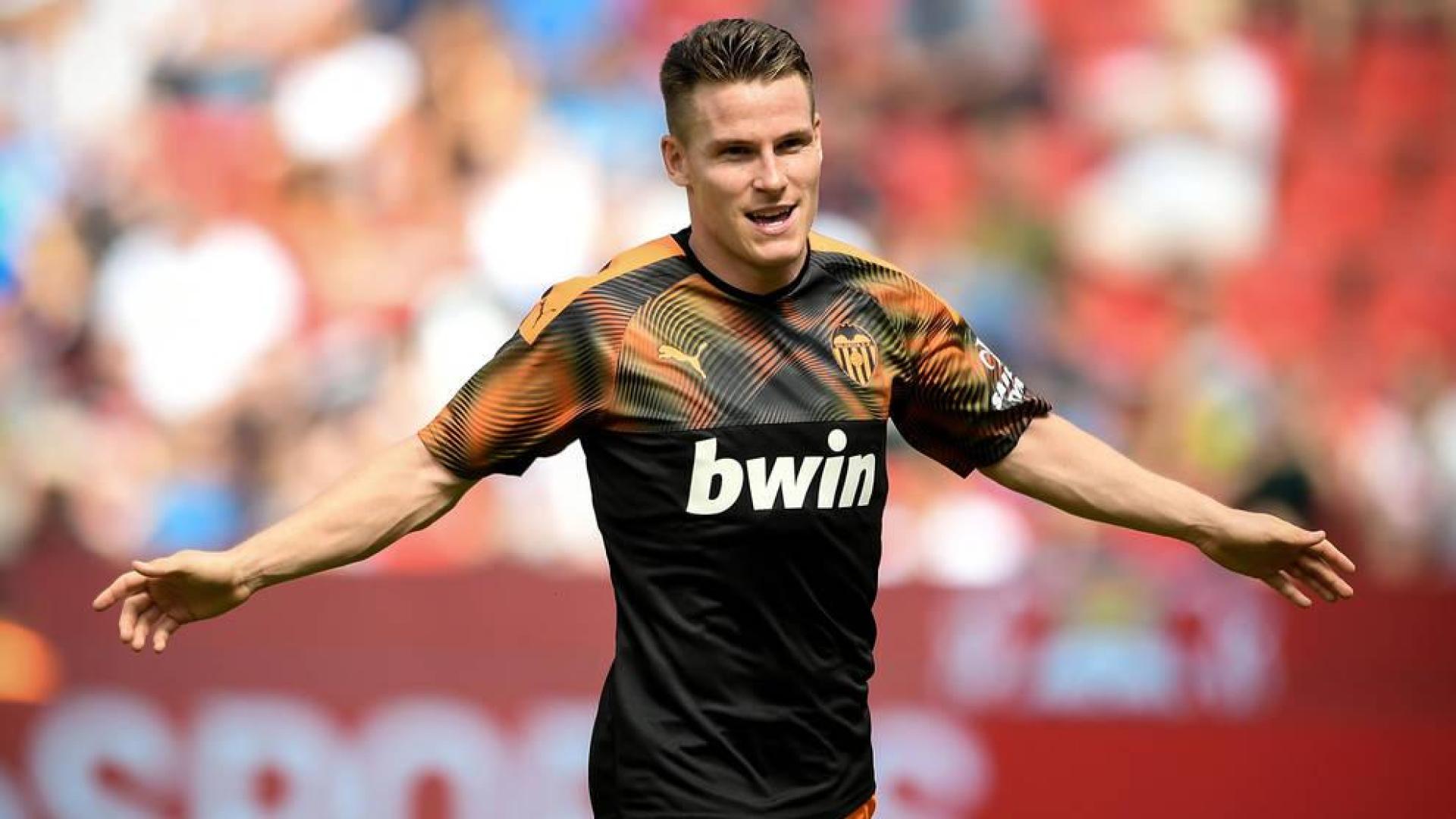 Kevin Gameiro celebra uno de sus goles ante el Bayern Leverkusen.
