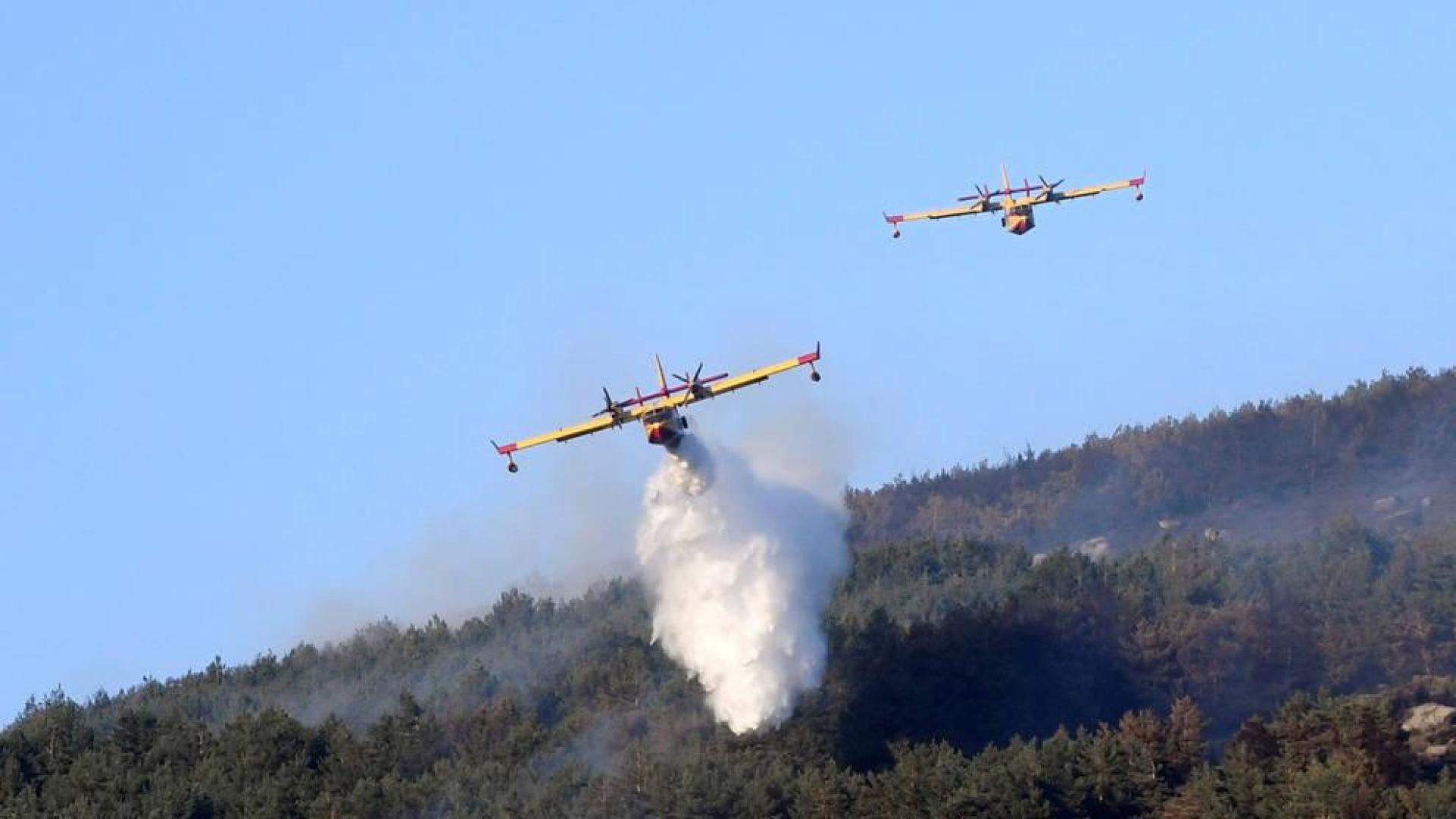 Los fuegos de La Granja y Miraflores, aún sin control, queman 600 hectáreas