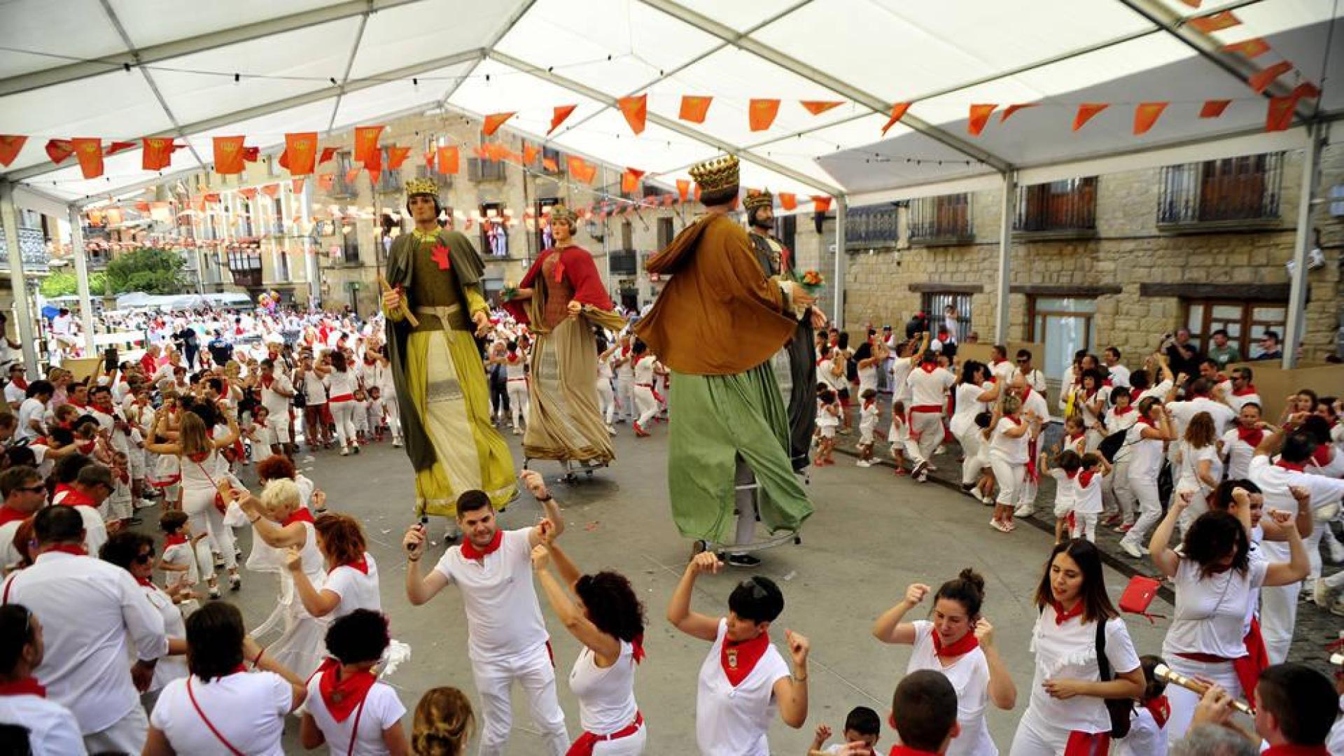 Se buscan candidatos para encender la mecha festiva en Olite