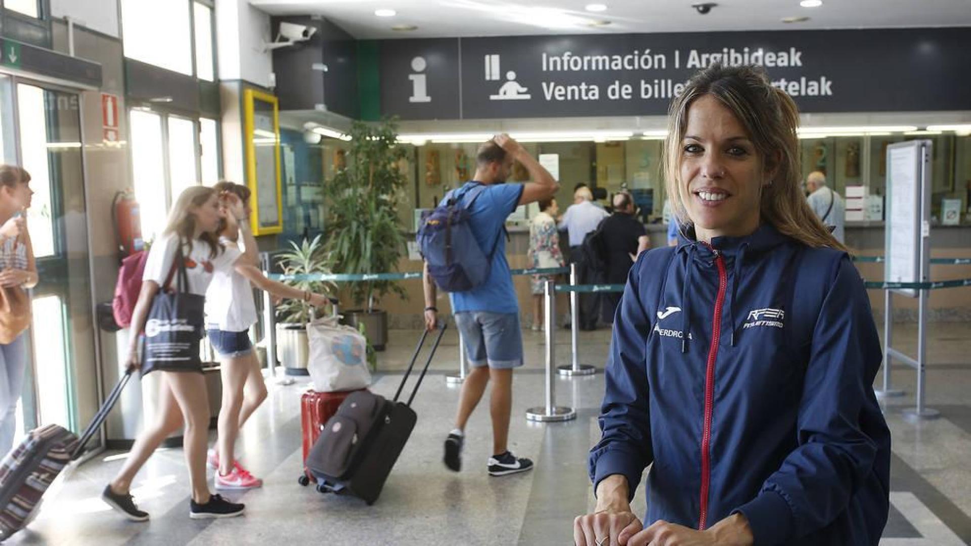 Maitane Melero, este miércoles por la mañana en la estación de tren antes de partir hacia Madrid.