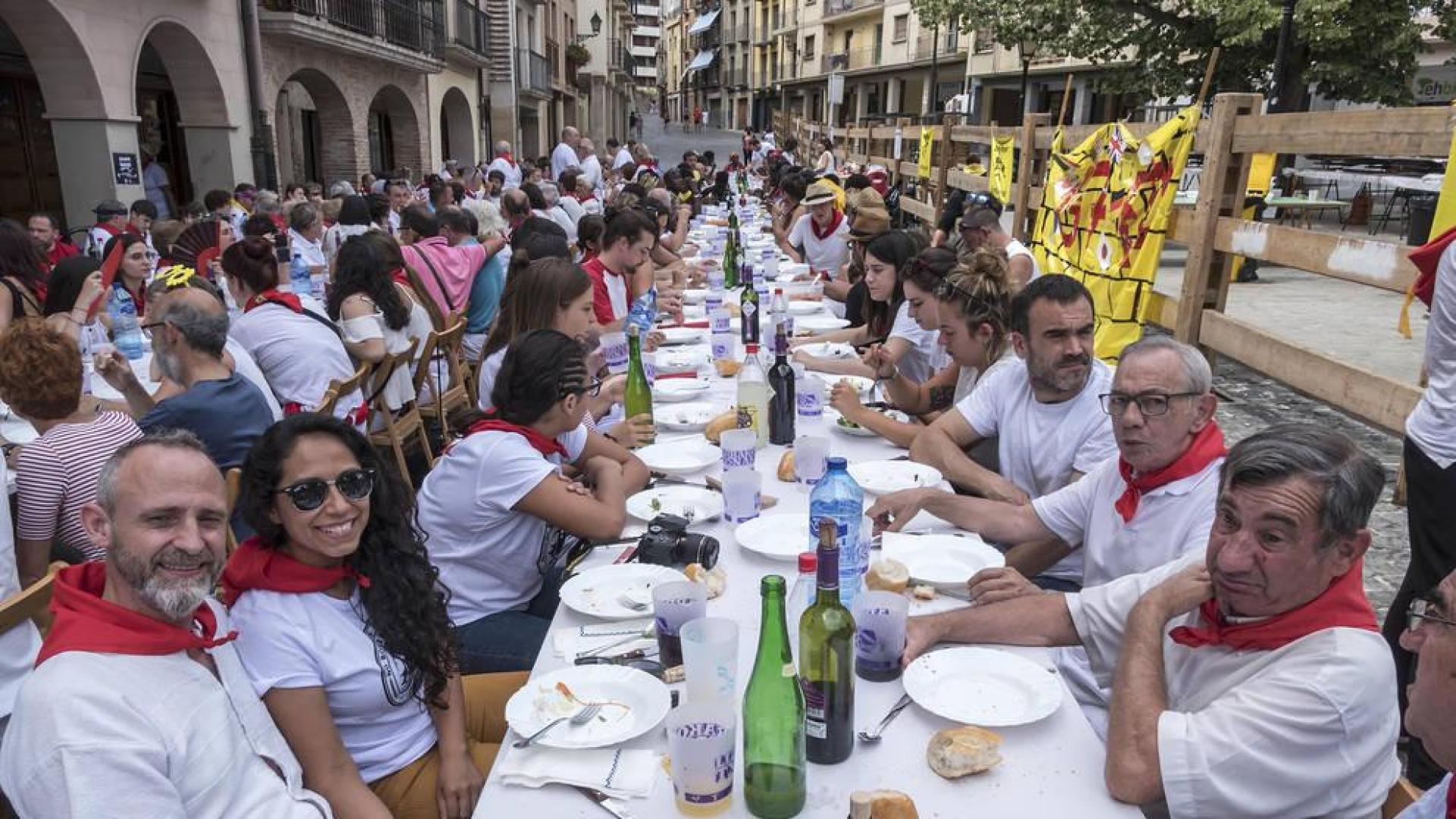 Una 'paella solidaria' para 400 en Estella