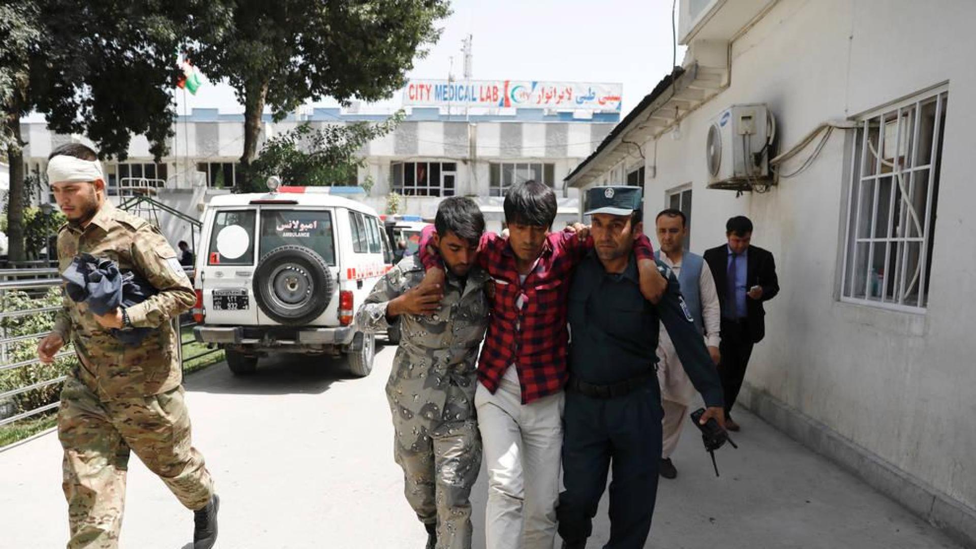 Al menos 95 heridos en Kabul en un atentado con un vehículo cargado de explosivos