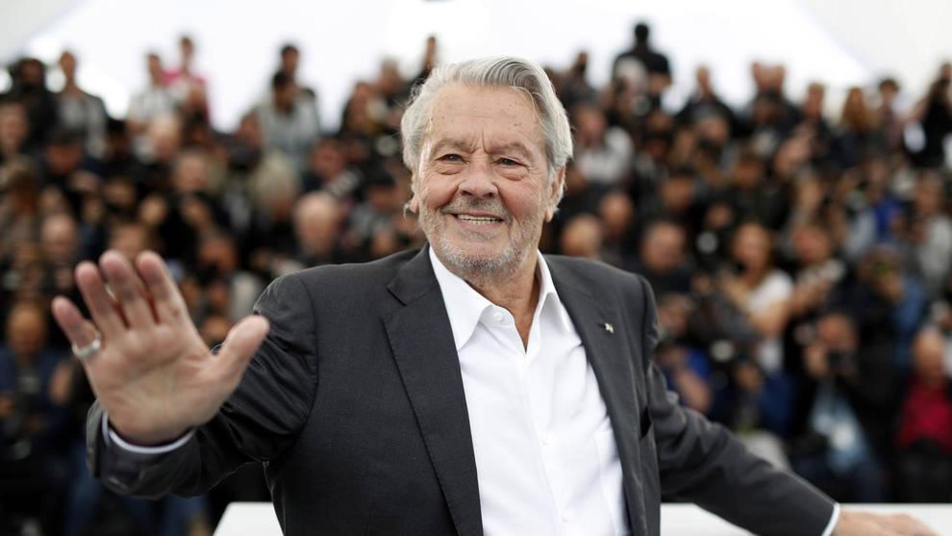 Alain Delon se recupera en Suiza de un accidente cerebrovascular