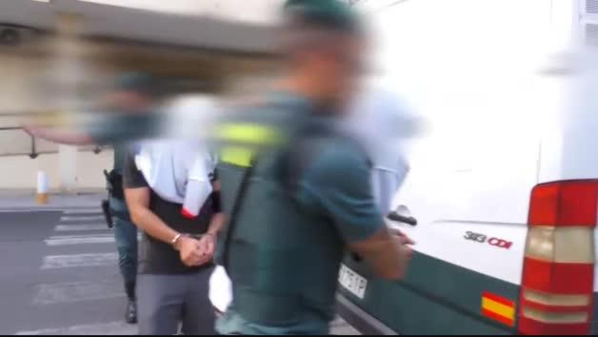 Prisión para tres de los cinco detenidos por una presunta agresión sexual grupal a una mujer en Benidorm