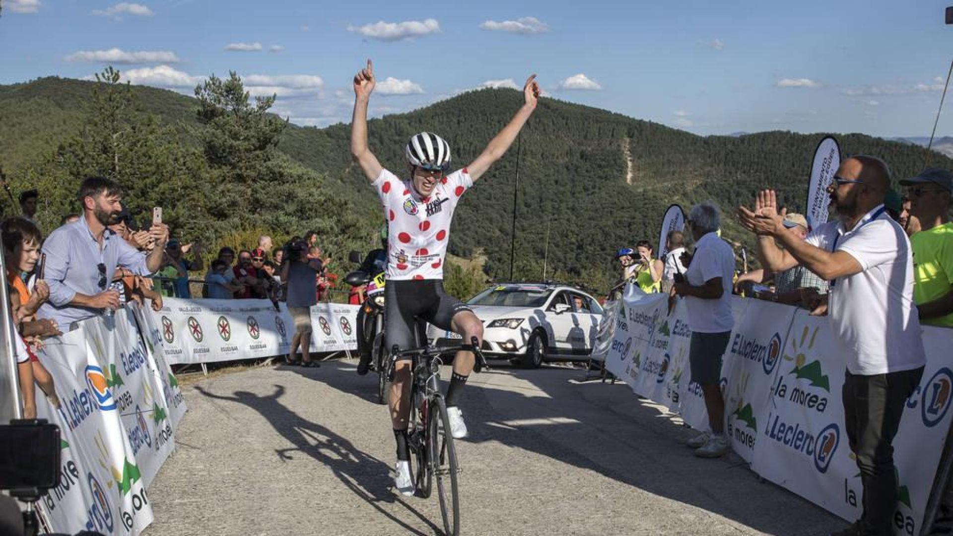 Scott golpea donde más duele en la Vuelta Pamplona