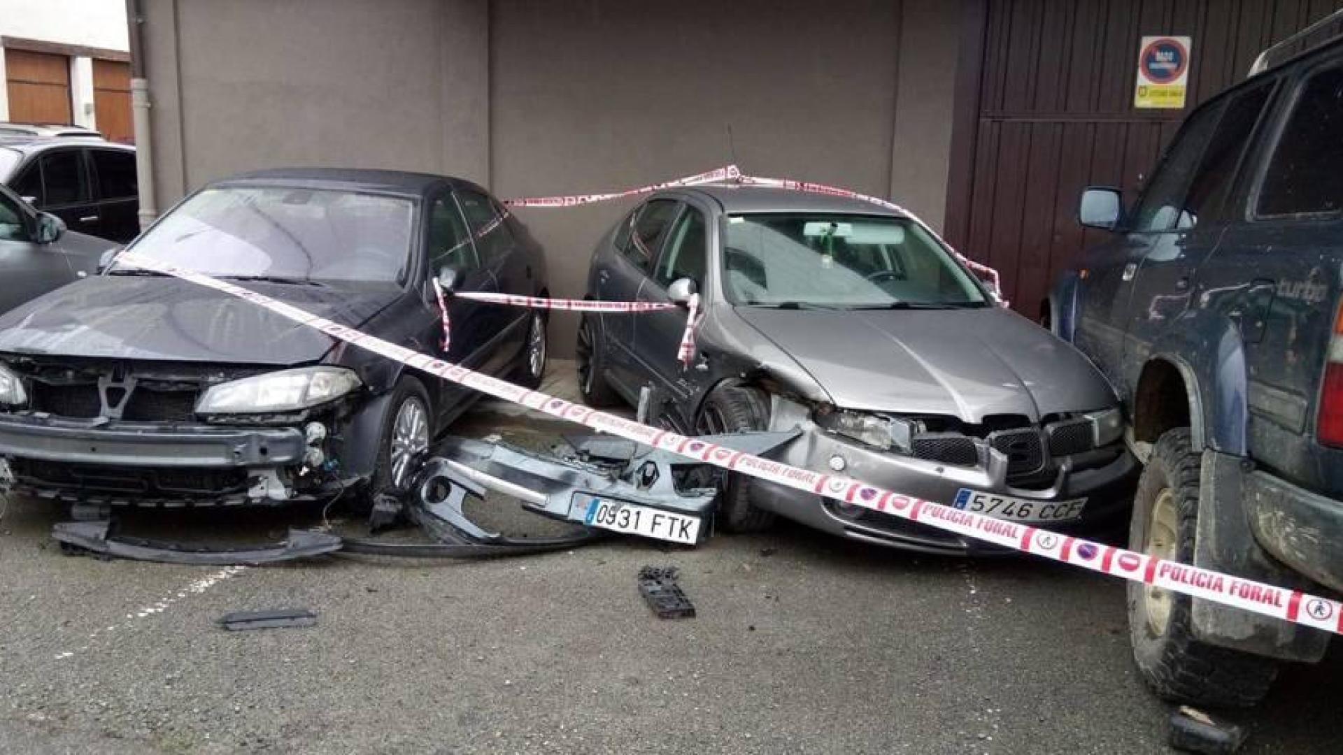 Investigan si el todoterreno que se empotró contra 4 coches en Leitza había sido robado