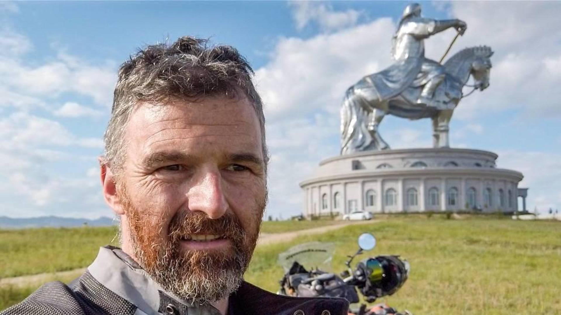 Aitor Zunzarren: solo y en moto desde Pamplona hasta Mongolia en 45 días