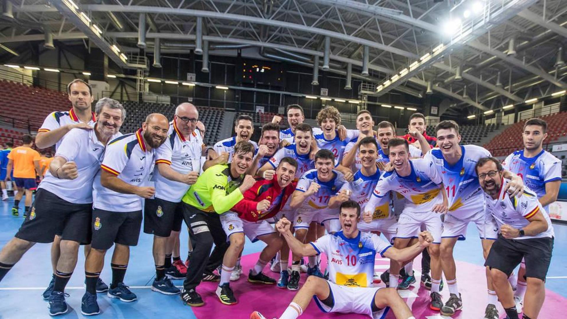 La selección juvenil de balonmano opta a pasar primera a octavos del Mundial