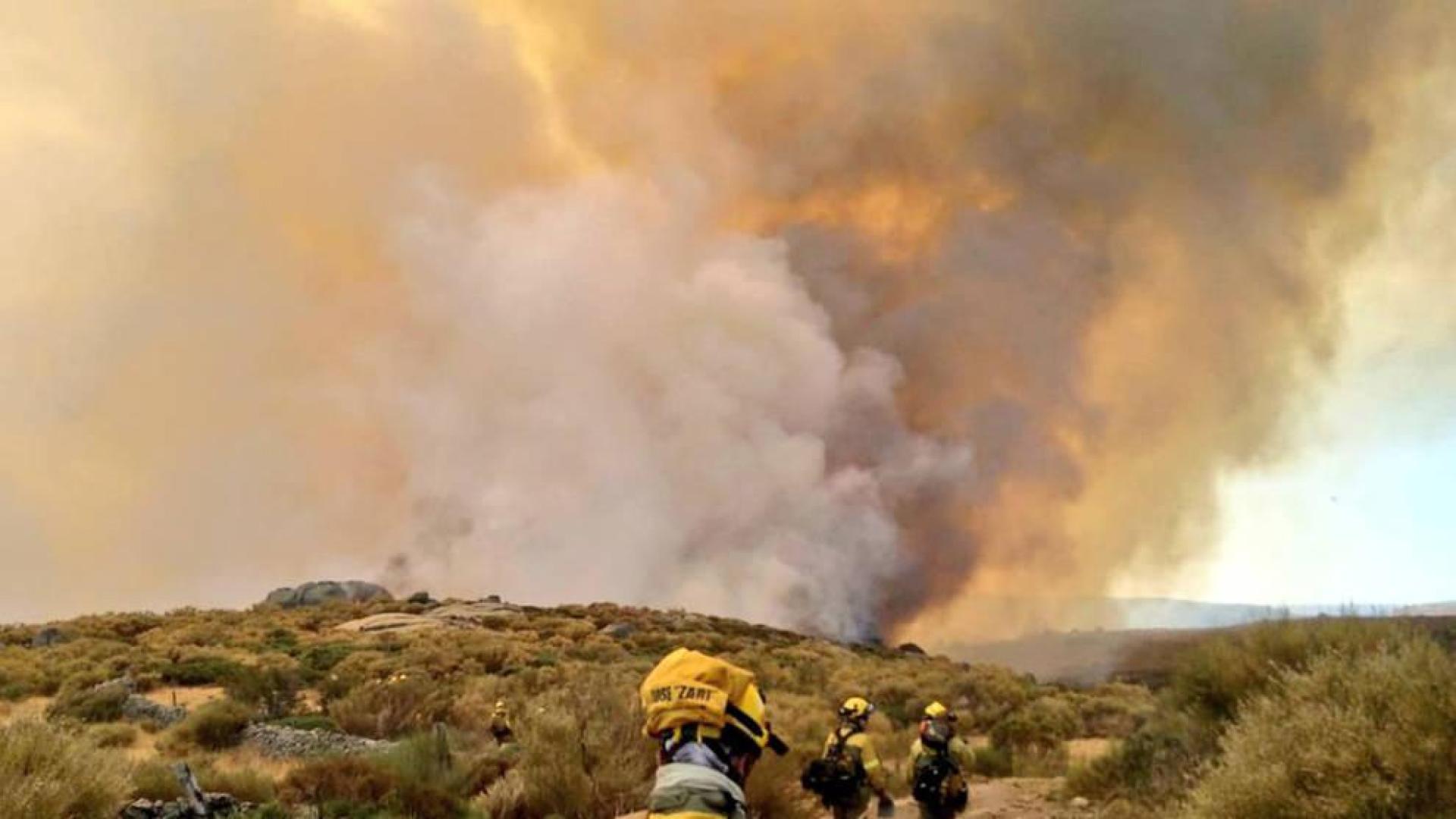 Controlado y en nivel 0 el fuego de Navalacruz, en Ávila