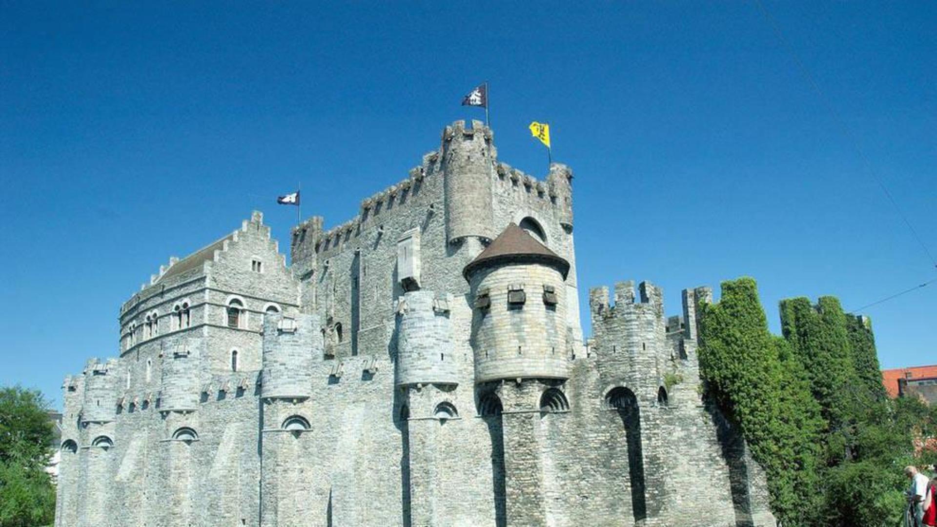 La hilarante audioguía del castillo de Gante que desconcierta a los turistas