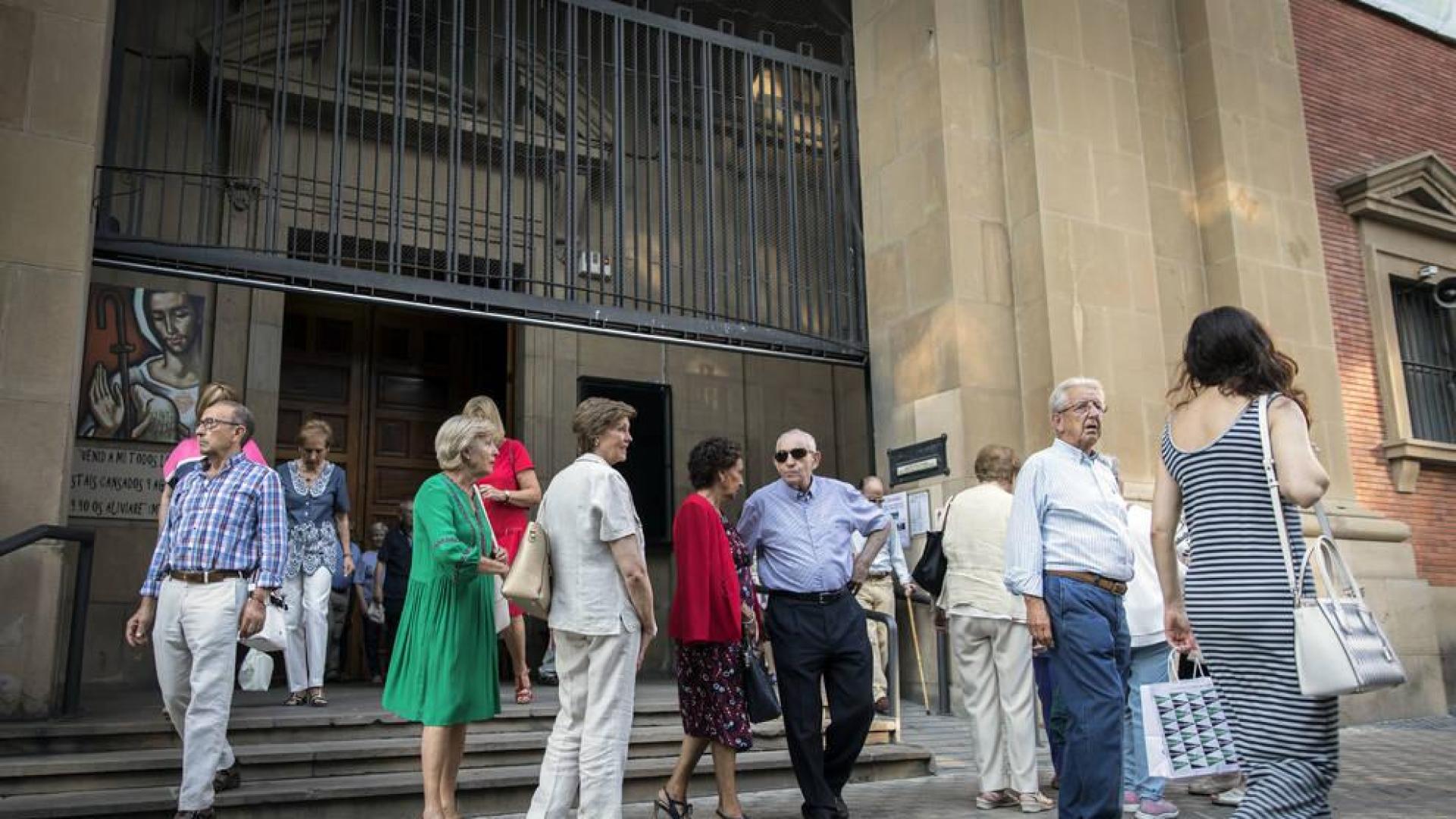 Alertan de robos con la técnica del 'abrazo' a la entrada y salida de la iglesia