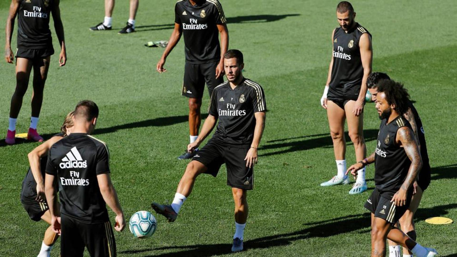Hazard se pierde el estreno liguero por una lesión muscular