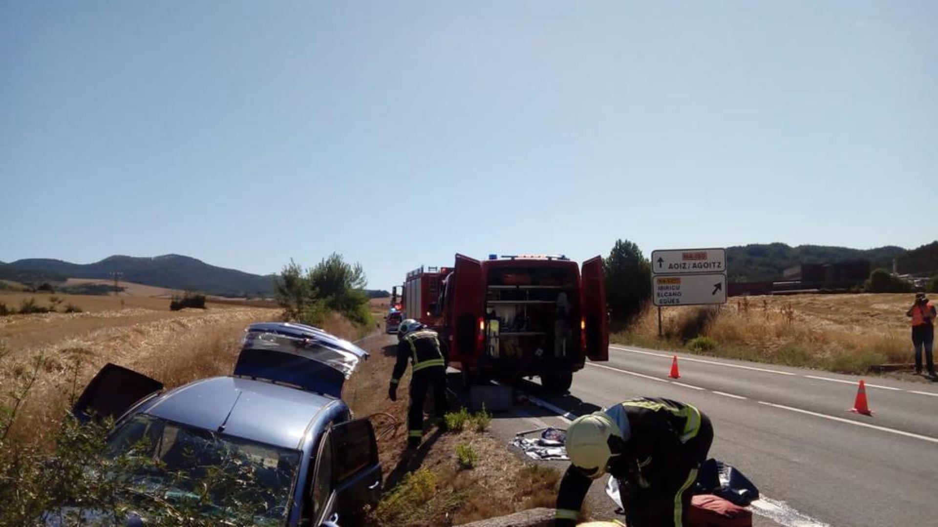 Herida tras salirse de la vía y chocar contra un paso de agua en la NA-150, en Ibiricu