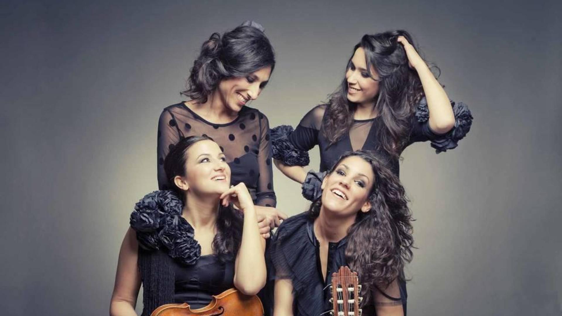 Abajo: Roser Loscos (izda), Alicia Grillo(dcha). Arriba: Marta Robles (izda) y Carolina Fernández (dcha).