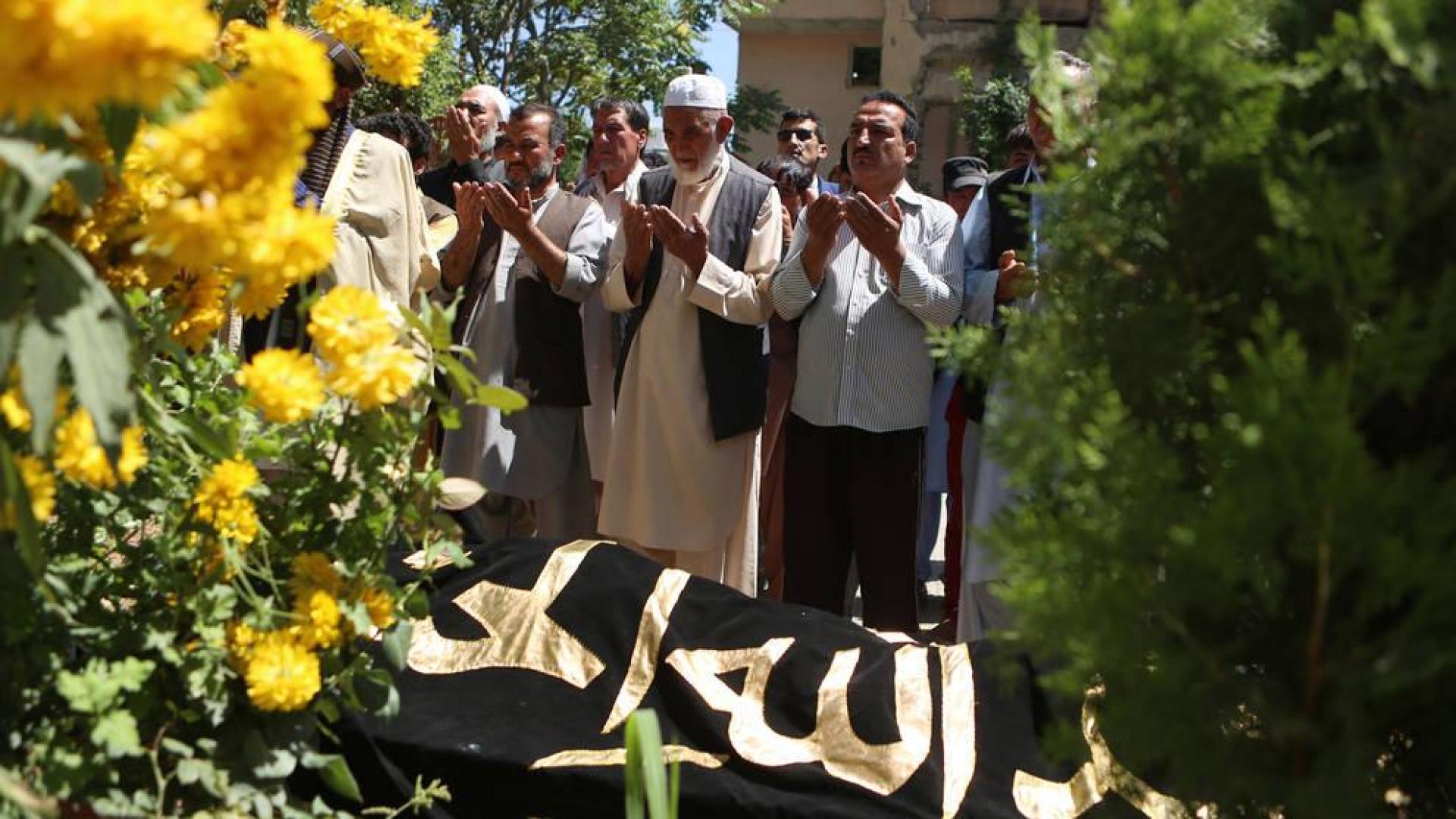 La Policía confirma 63 muertos y 182 heridos en el atentado a una boda en Kabul