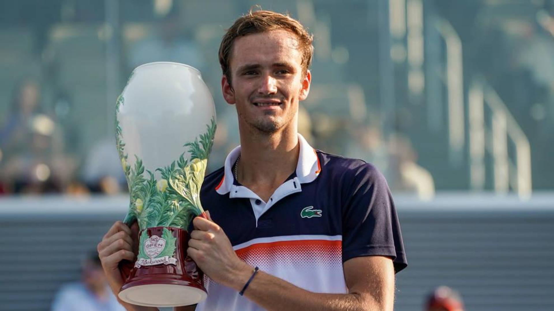 Medvedev gana su primer Masters 1.000 y llega triunfal al Abierto de EE.UU