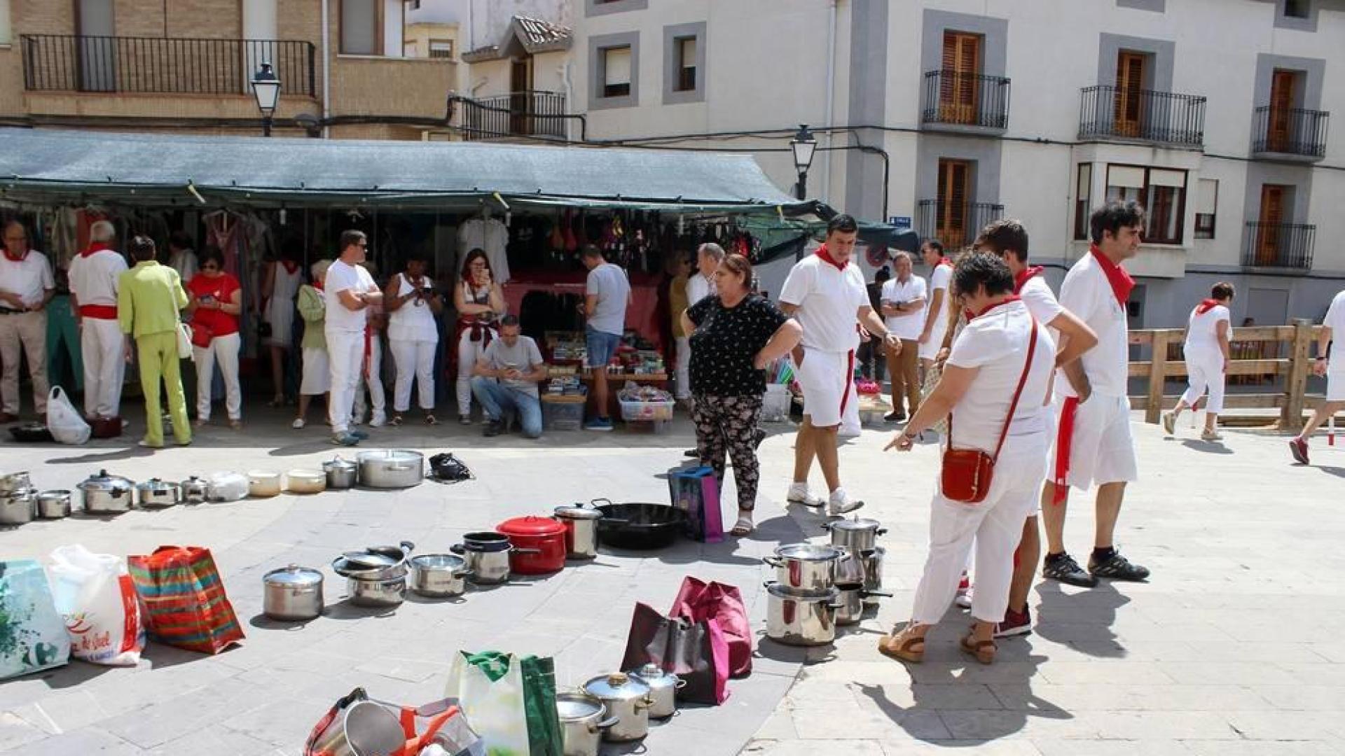 En la pochada de las fiestas de Lerín de este año se repartieron 1.600 raciones del guiso, elaborado con 400 kg. de alubias.