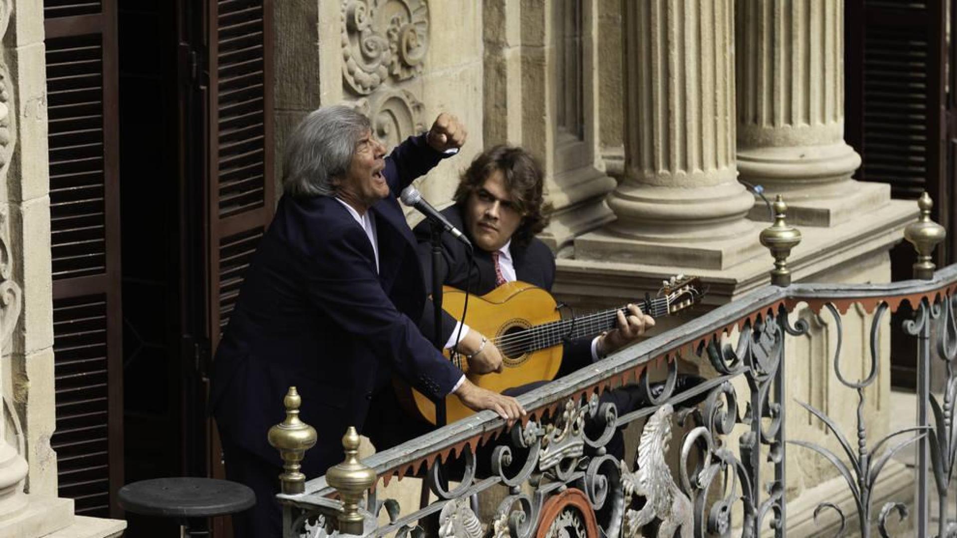 Pamplona se inunda de palmas, guitarra y ritmo flamenco