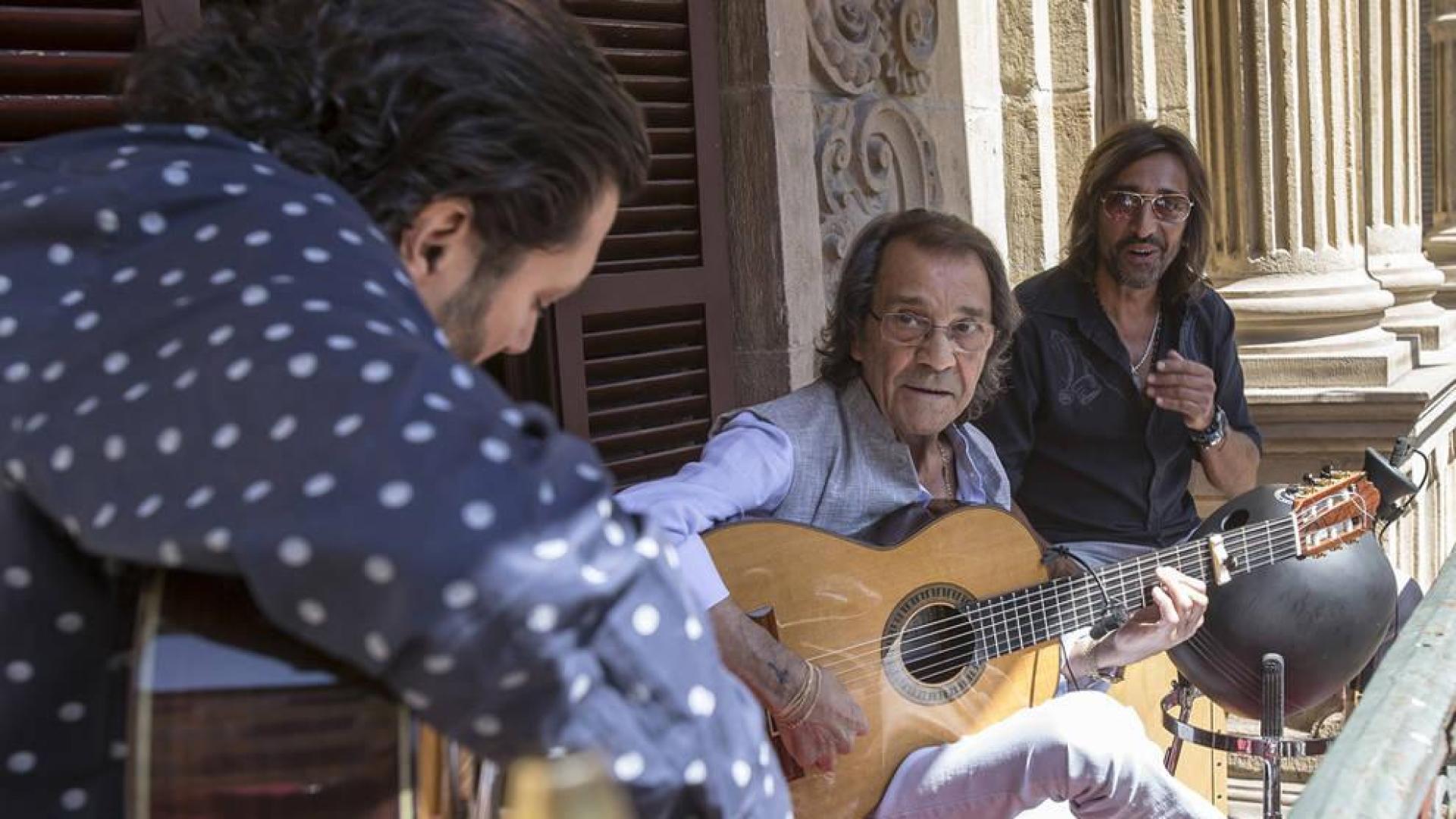 El flamenco de Ketama y Pepe Habichuela se asoma al balcón del Ayuntamiento de Pamplona