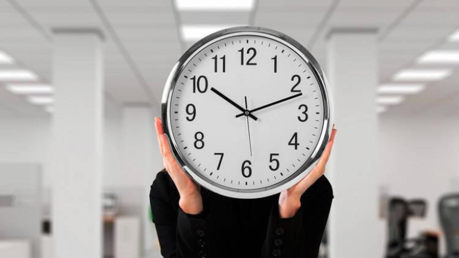 Más de 300.000 empleados hacen 3 millones de horas extra semanales no pagadas