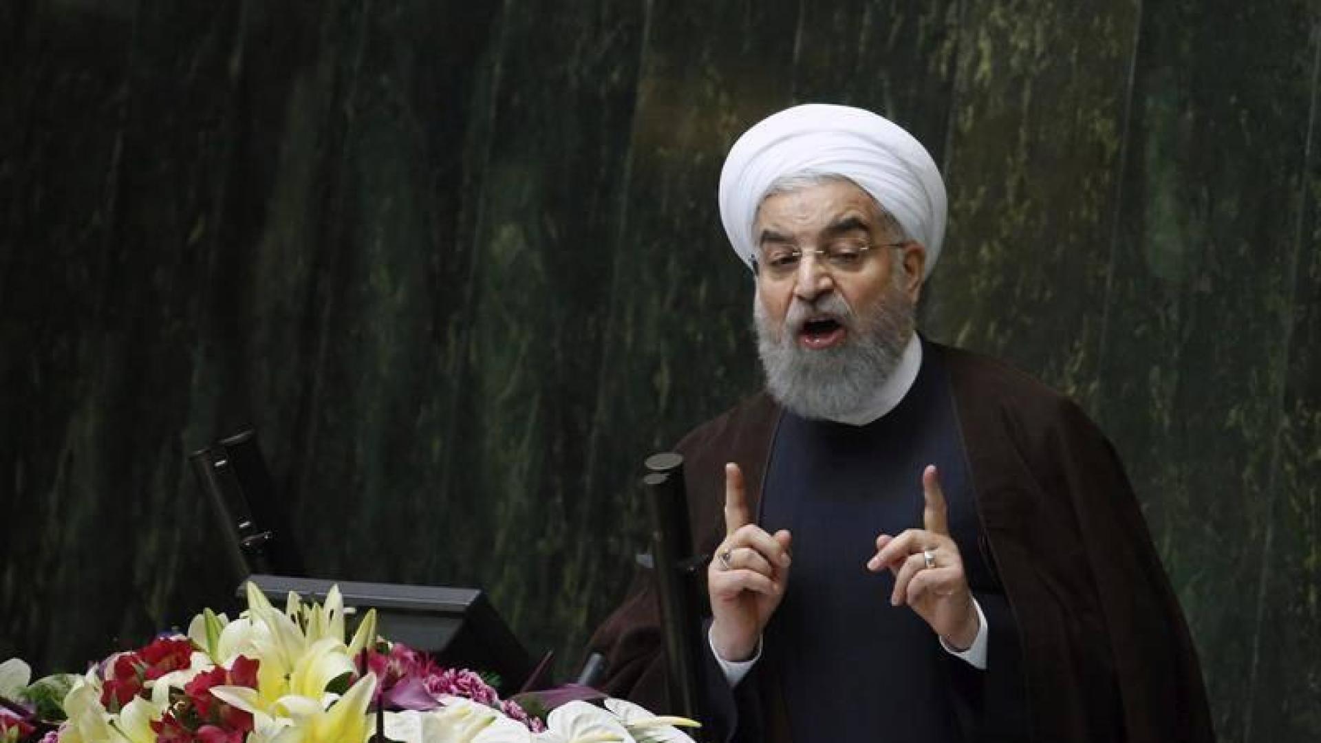 Irán pide a EE UU que levante las "sanciones ilegales" para iniciar el diálogo