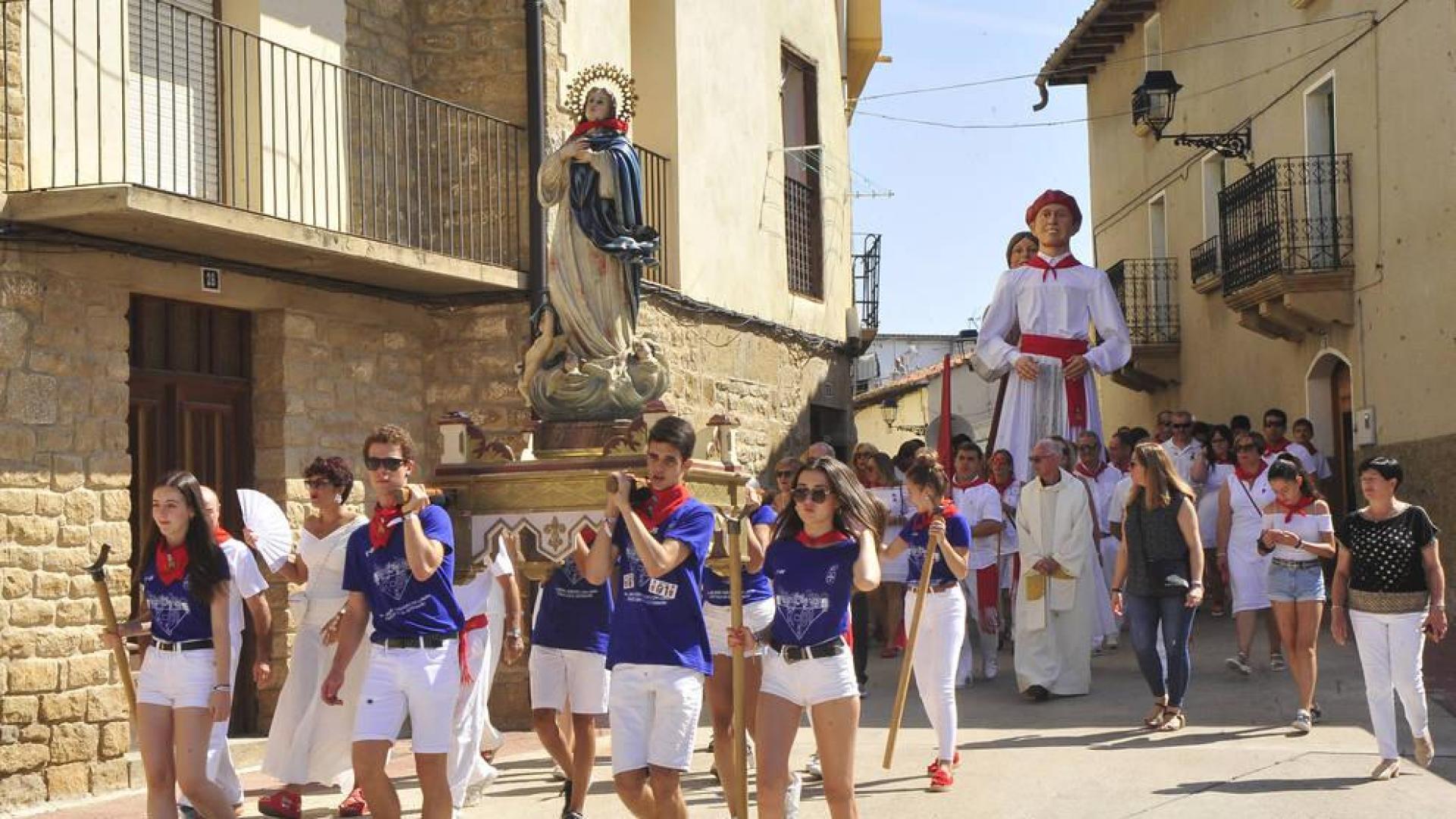 Los quintos portan a la Virgen en Murillo
