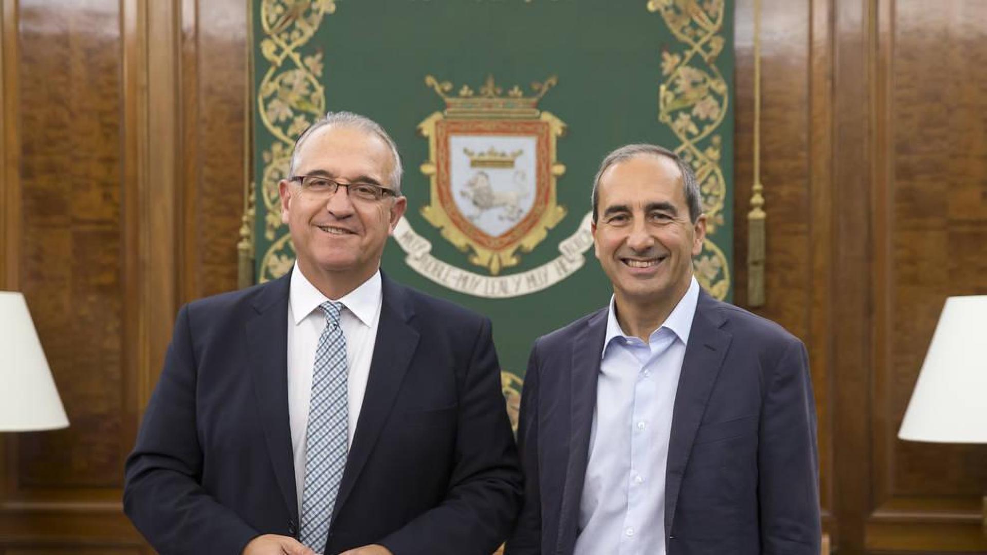 Maya recibe al rector de la Universidad de Navarra