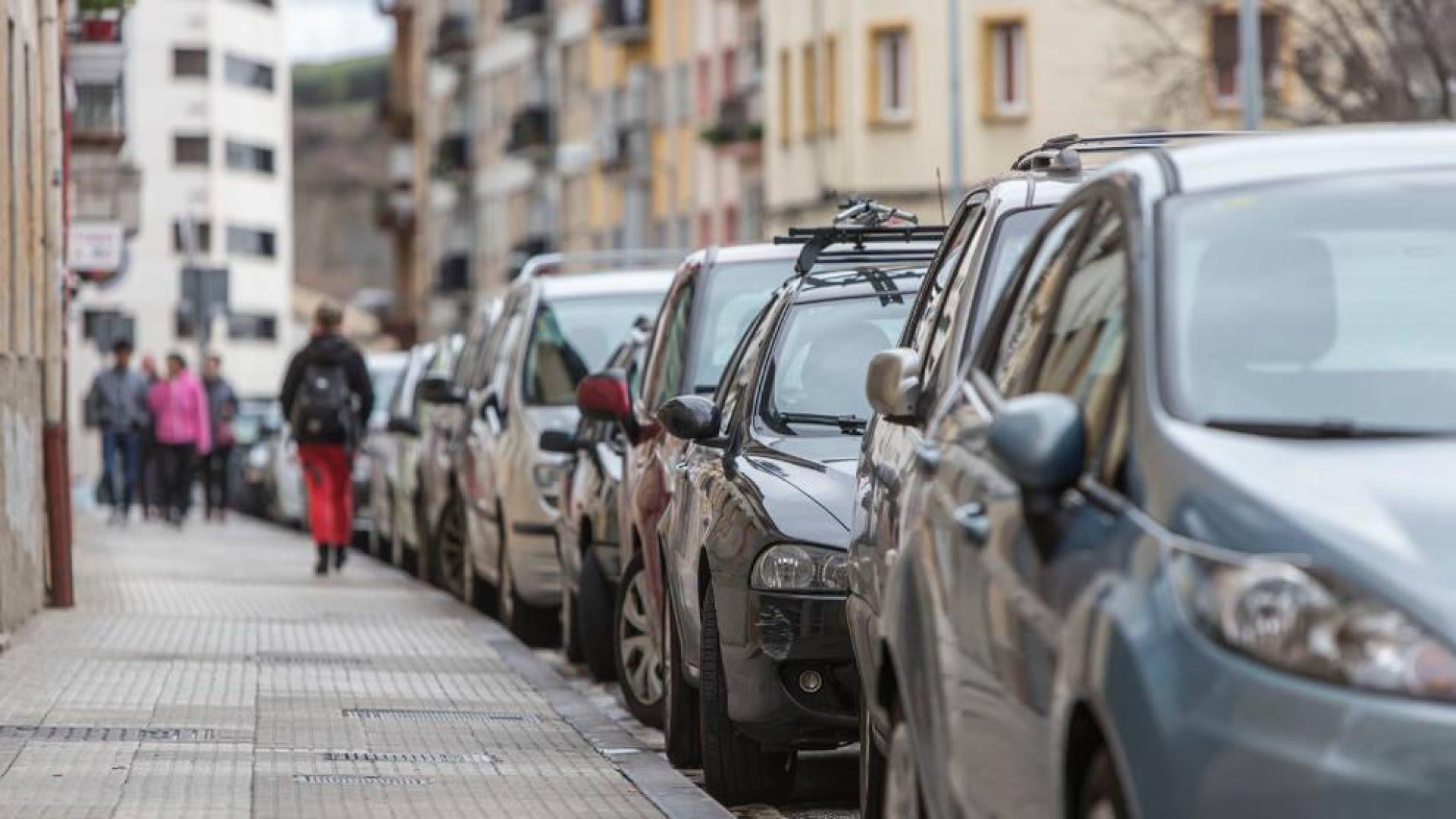 Vecinos de Burlada, “cansados” de no poder aparcar