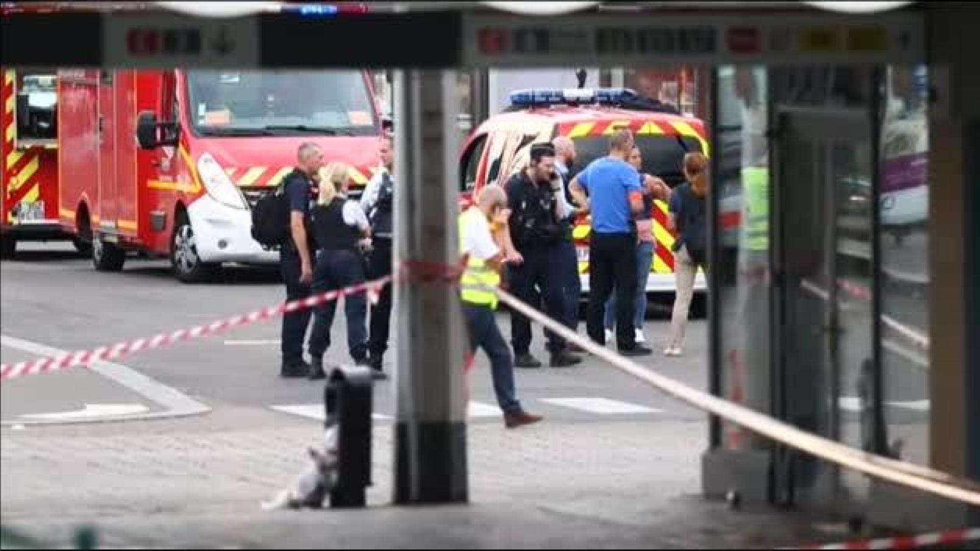 Un hombre mata con un cuchillo a una persona y hiere a otras nueve en Lyon