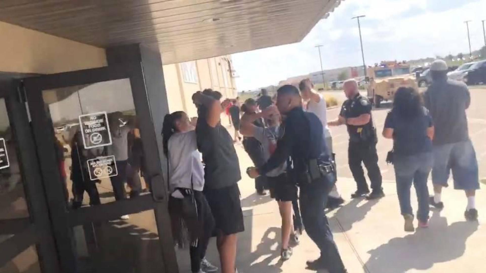 Cinco muertos y 21 heridos en un tiroteo en Texas