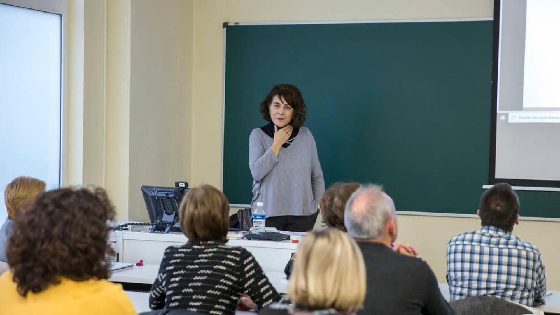 El perfil tipo del alumno de UNED Pamplona es una chica navarra de 27 años que cursa Psicología