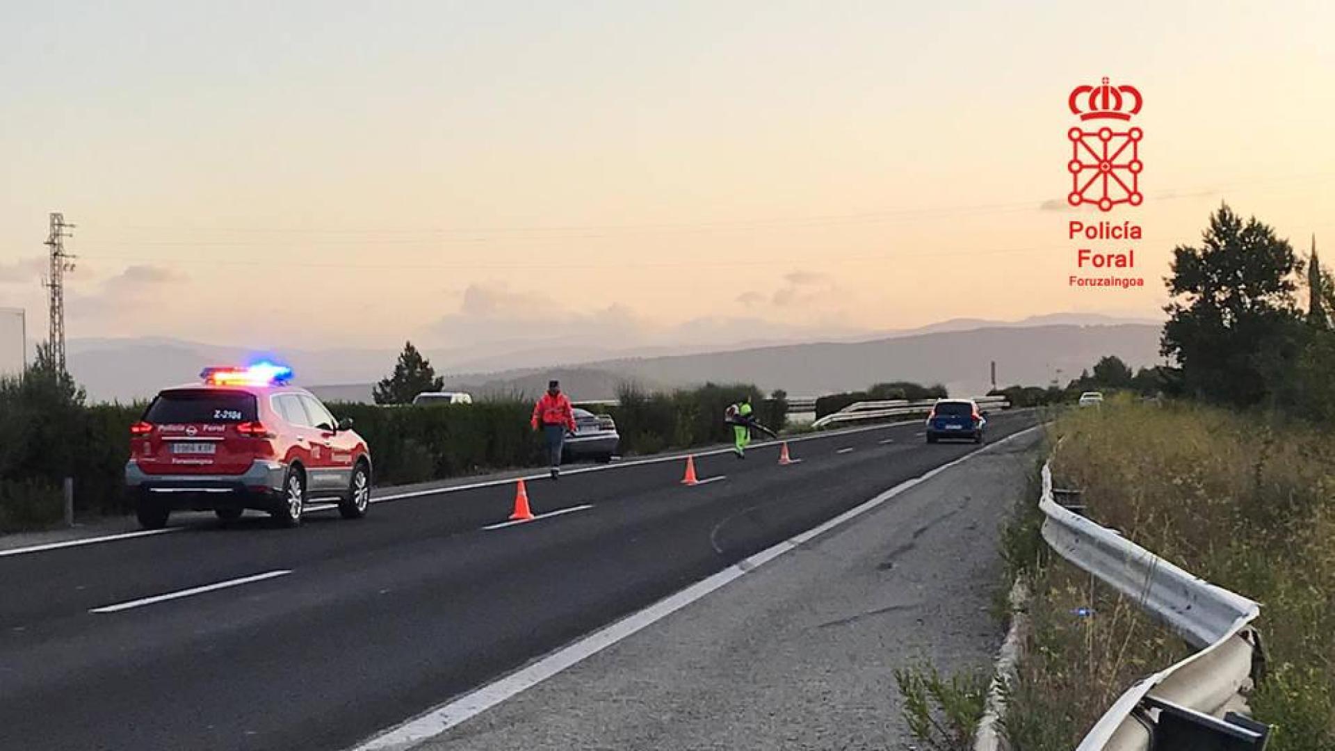 Una joven de 30 años, trasladada al CHN tras salirse de la AP- 15 en Tiebas