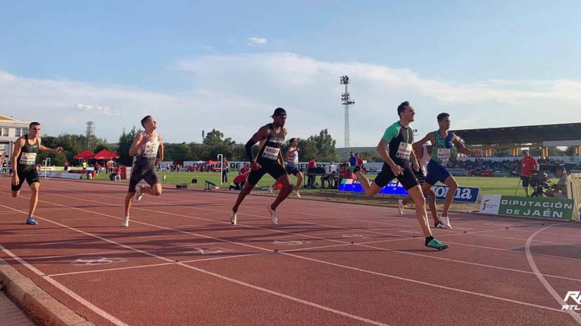 Sergio Fernández se impone en los 400 metros vallas en Andújar