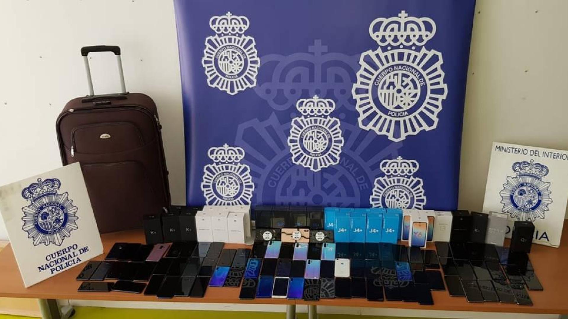 Material robado incautado a la banda de aluniceros.