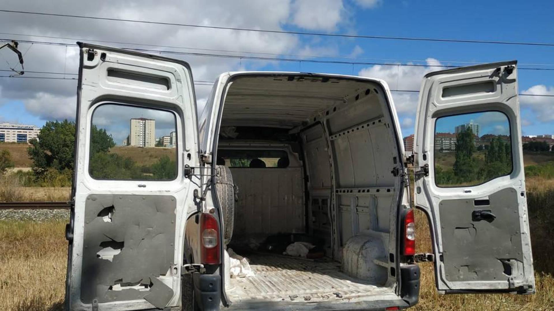 Furgoneta en la que se había trasladado al animal hasta Pamplona.
