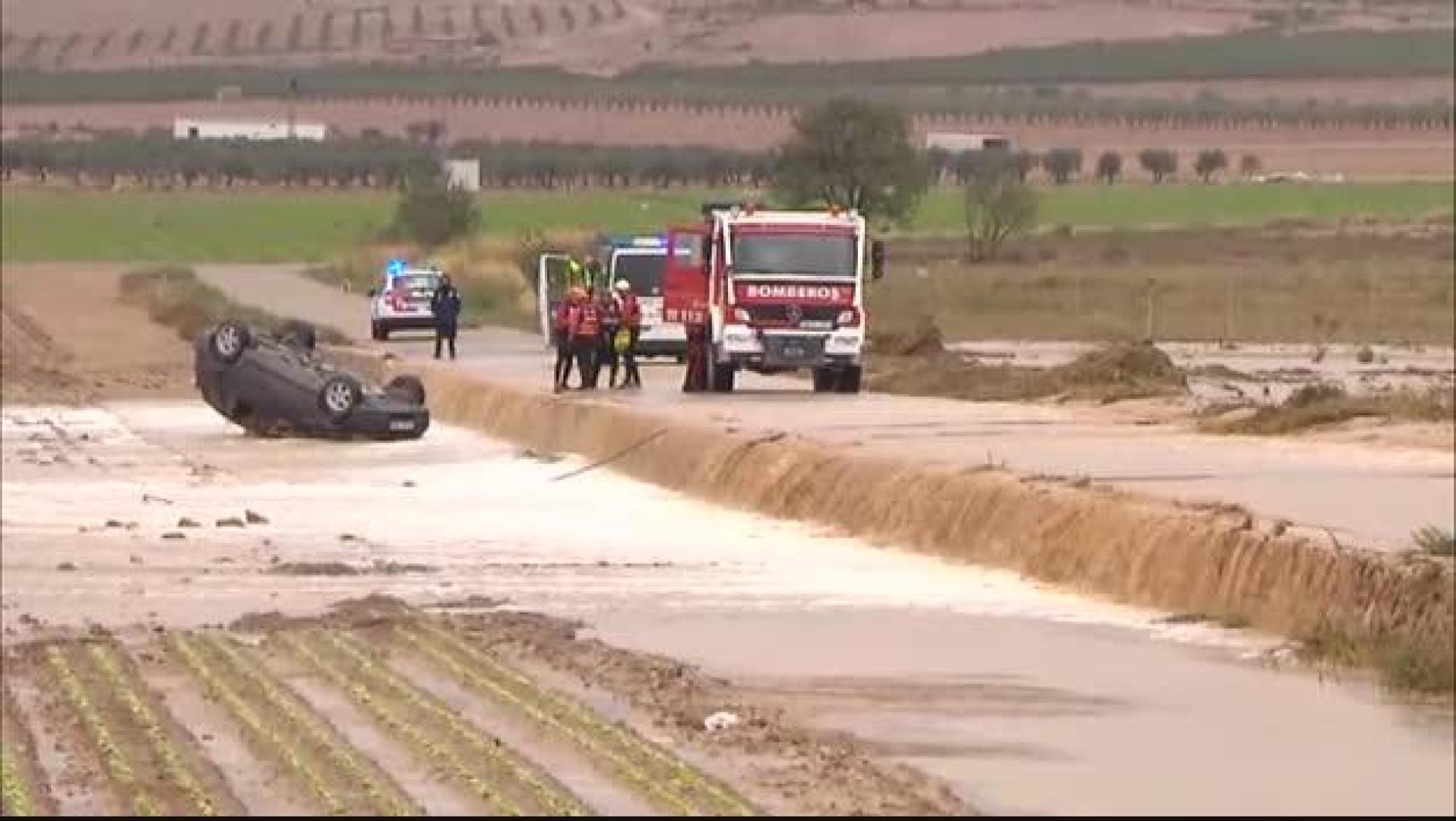 Muere un matrimonio tras ser arrastrado su coche por el agua en Albacete