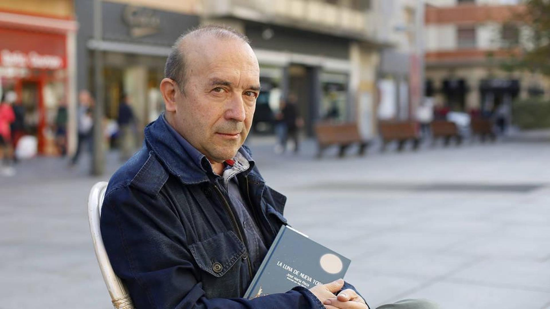 José María Plaza: “La poesía, como los idiomas, hay que aprenderla de niño”